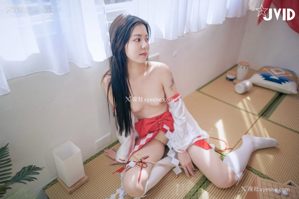 1P - 卡洛琳《巫女裸身除魔日记》