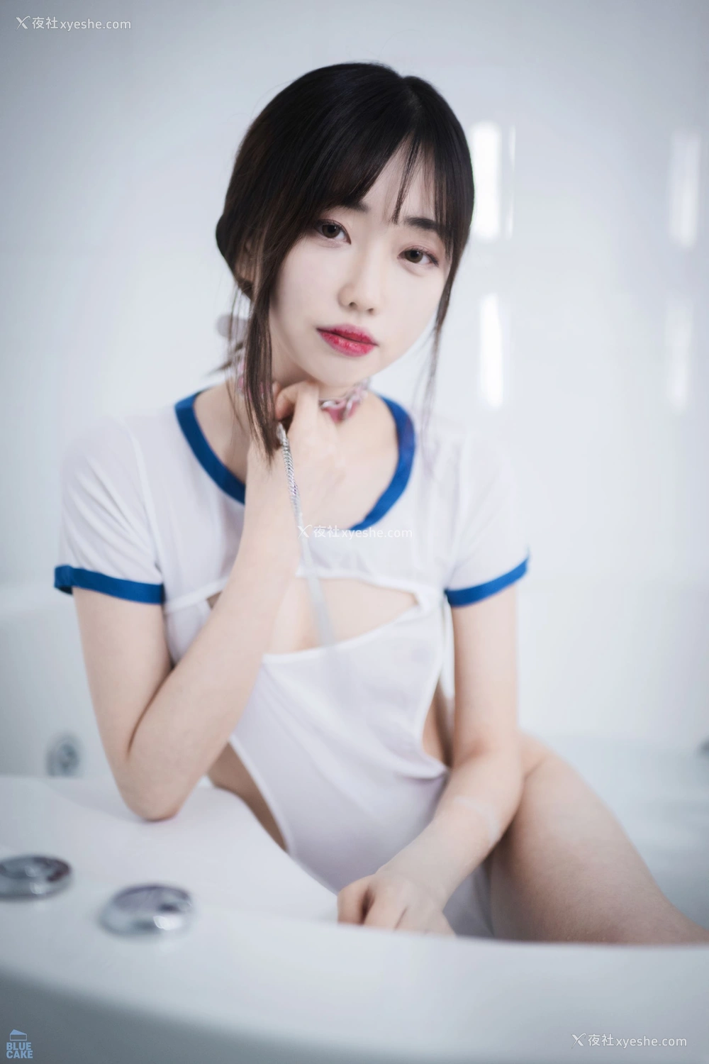 1P - [BLUECAKE] JiWon – White.One