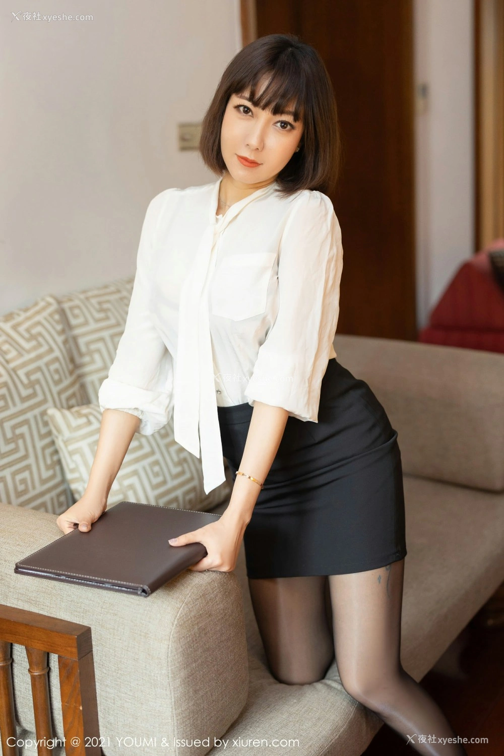 1P - [YOUMI尤蜜荟] VOL.662 果儿Victoria