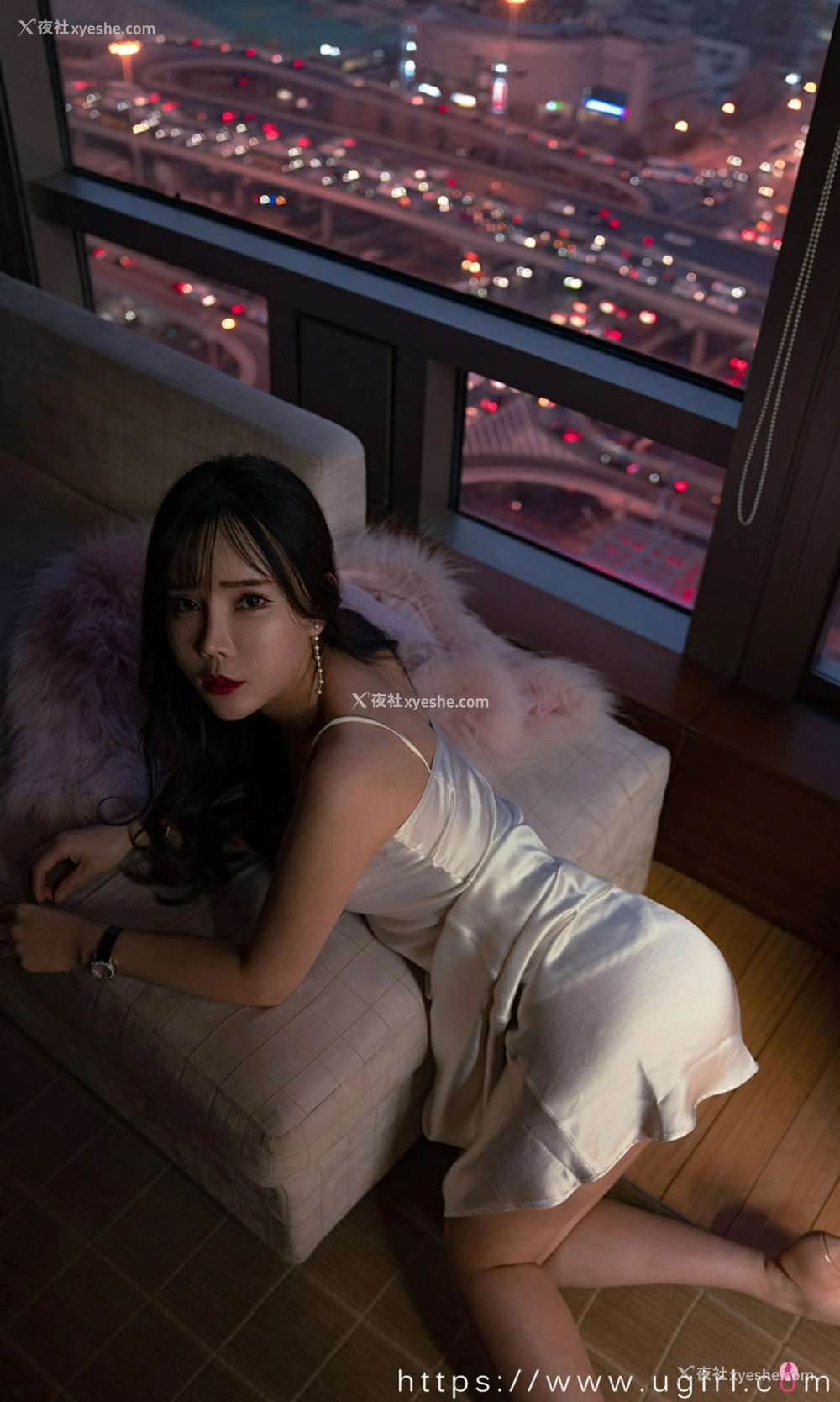 1P - [Ugirls尤果网]爱尤物专辑 No.2291 艾小青 暮色将晚