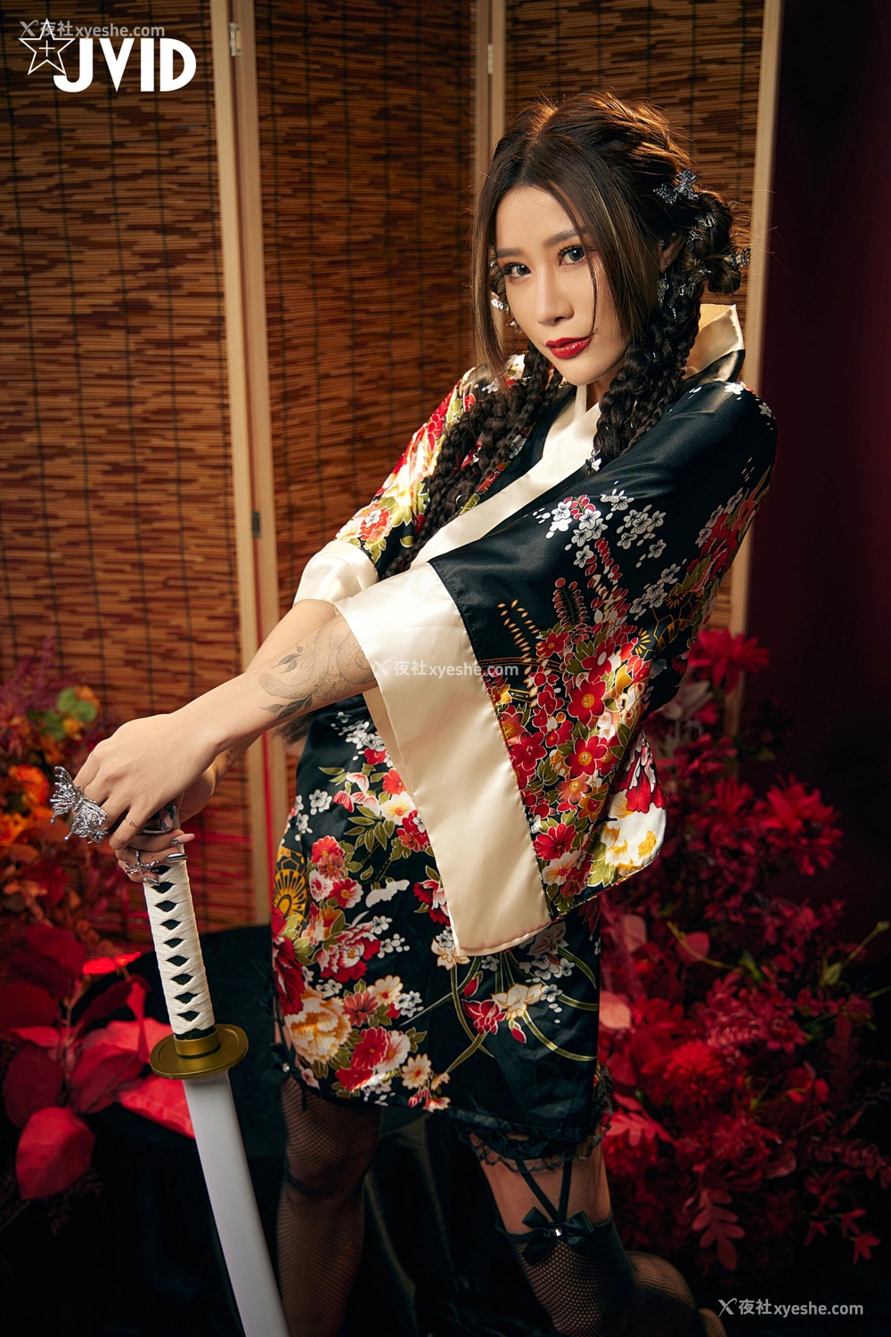 1P - 圣上宠幸首选 倾国倾城囍媚娘 婀娜多姿 酥胸外露