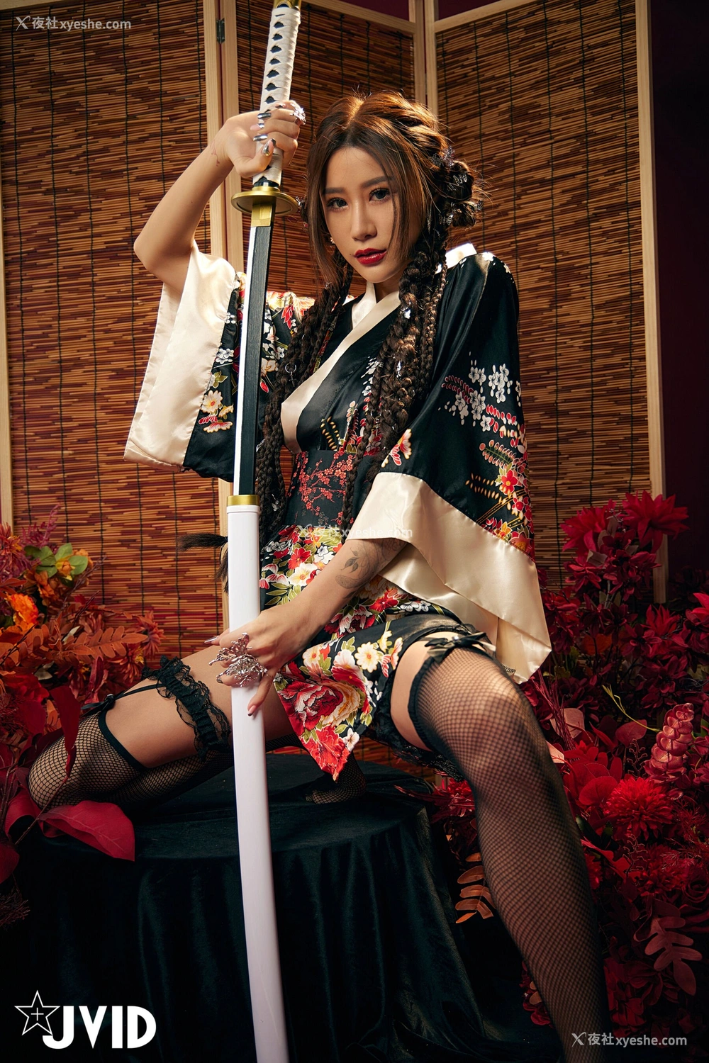 1P - 圣上宠幸首选 倾国倾城囍媚娘 婀娜多姿 酥胸外露