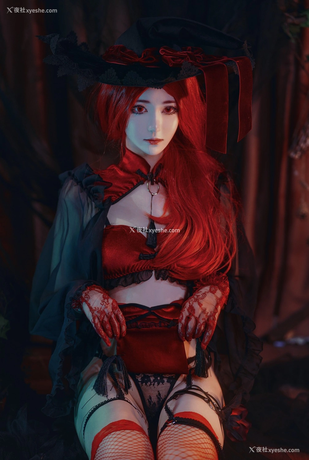 [Cosplay]南桃Momoko – 红女巫