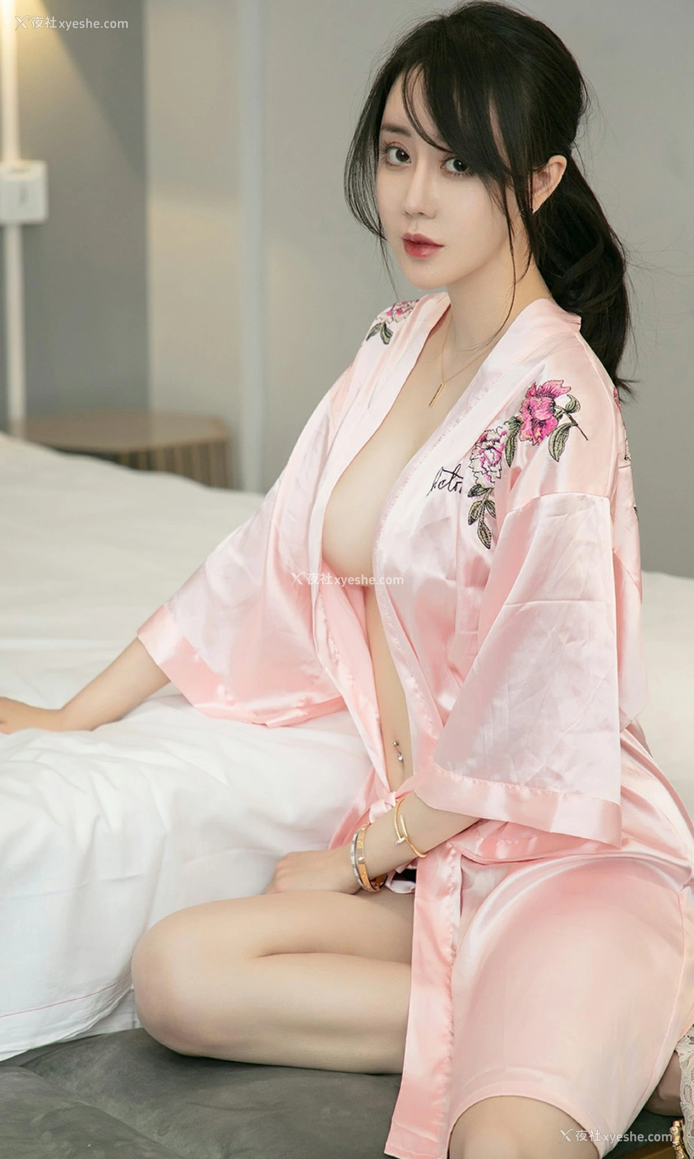 1P - [Ugirls尤果网]爱尤物专辑 No.1458 欣凌 心电心