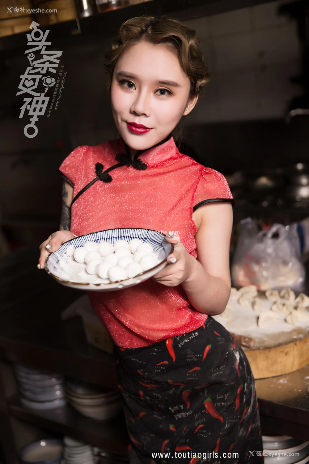 1P - [TouTiao头条女神]爱丽莎 爱吃饺子