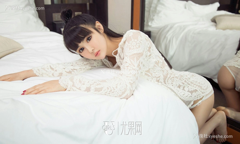 1P - [Ugirls爱尤物] No.1014 小凡 出凡入胜