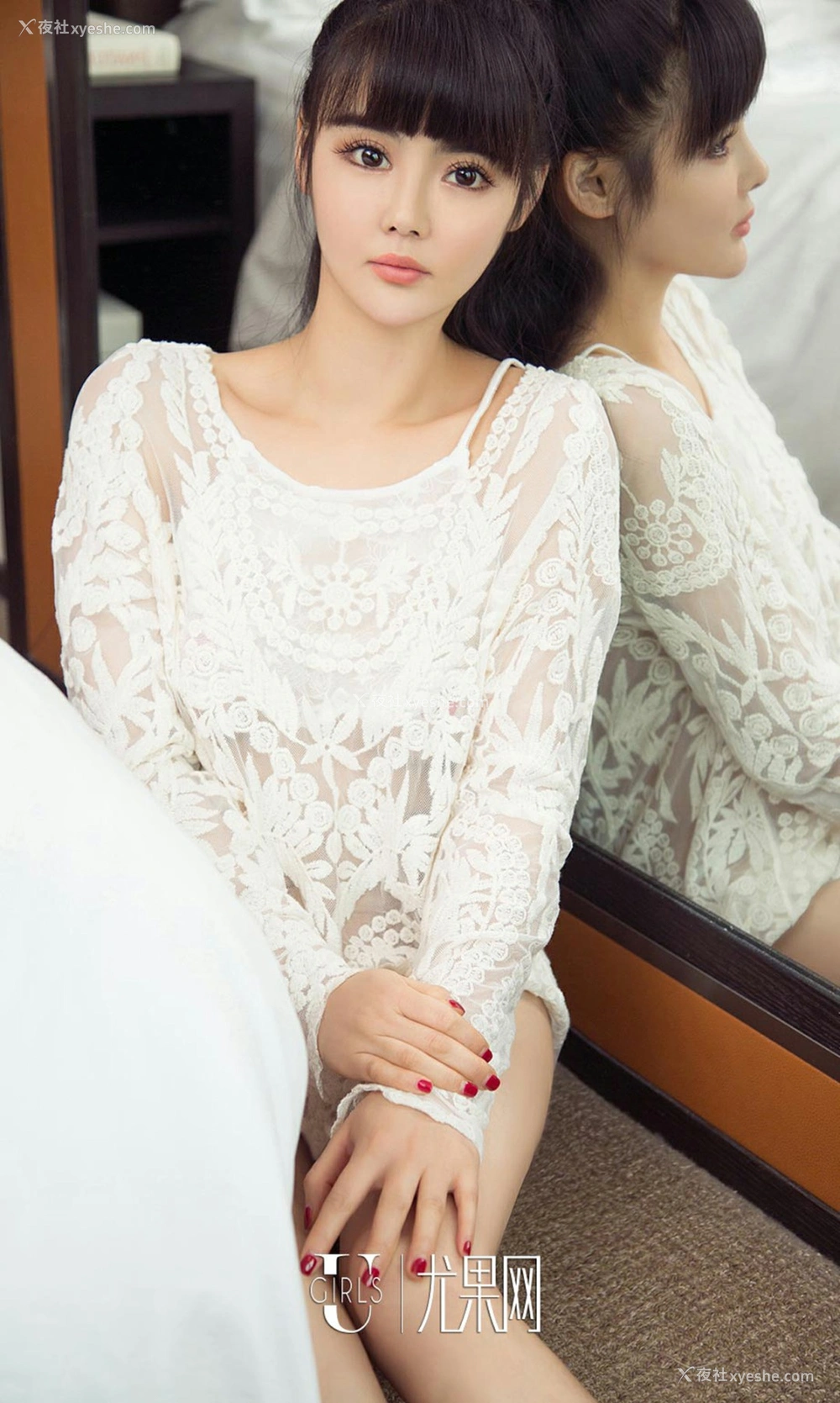 1P - [Ugirls爱尤物] No.1014 小凡 出凡入胜