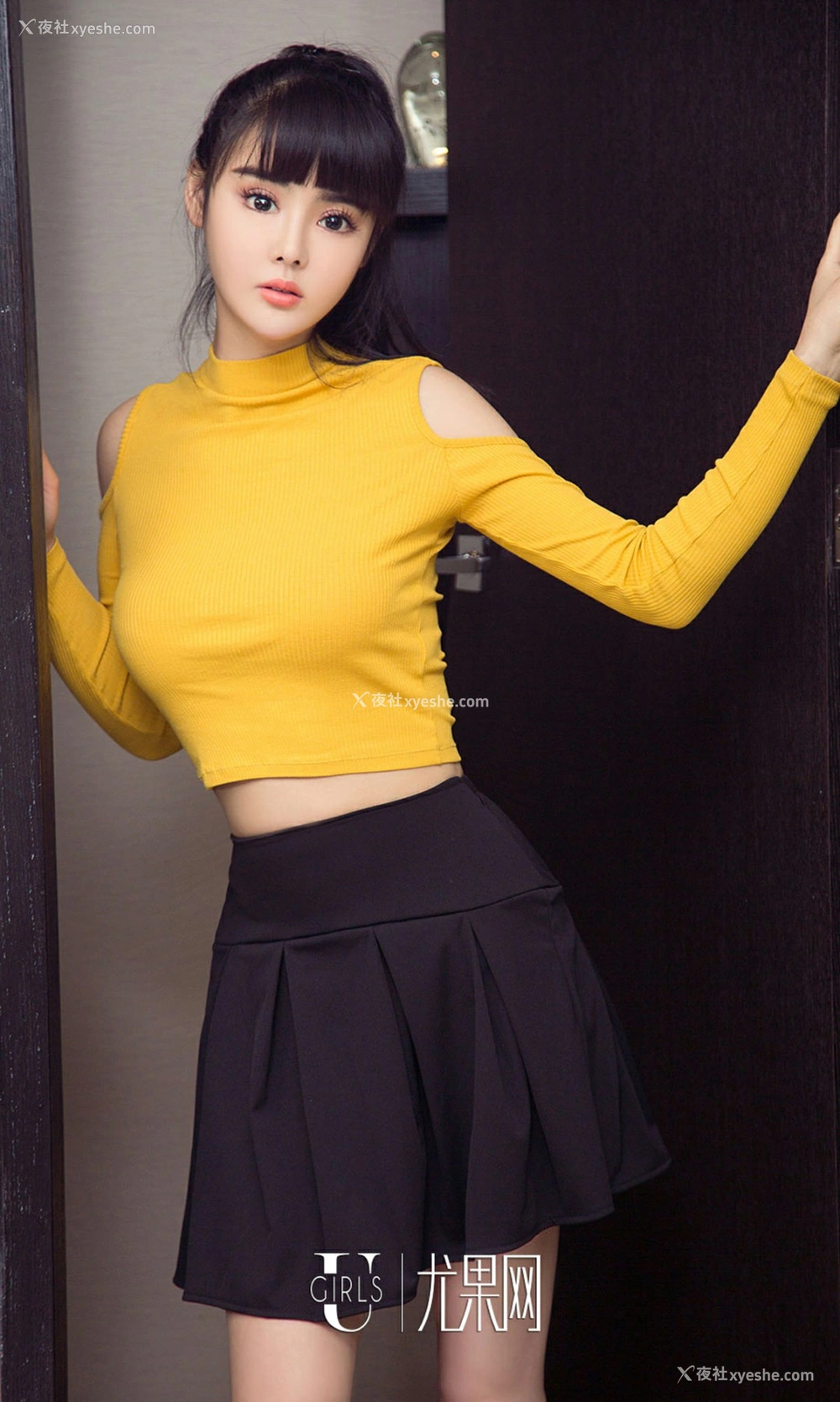 1P - [Ugirls爱尤物] No.1014 小凡 出凡入胜