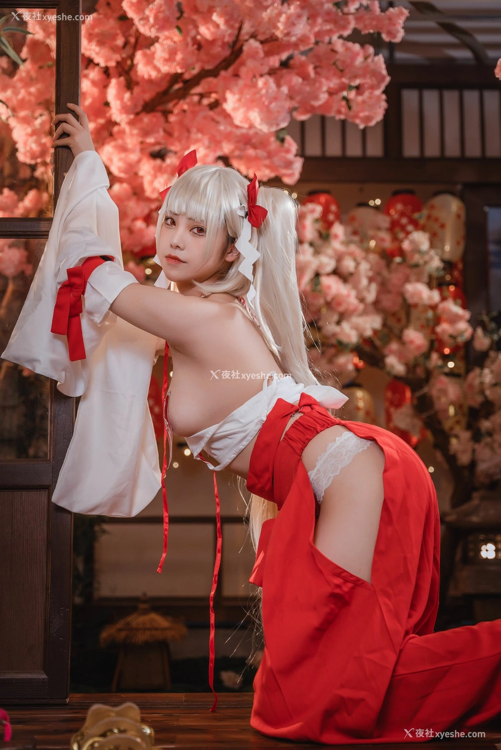 1P - 蜜汁猫裘 – 可畏巫女