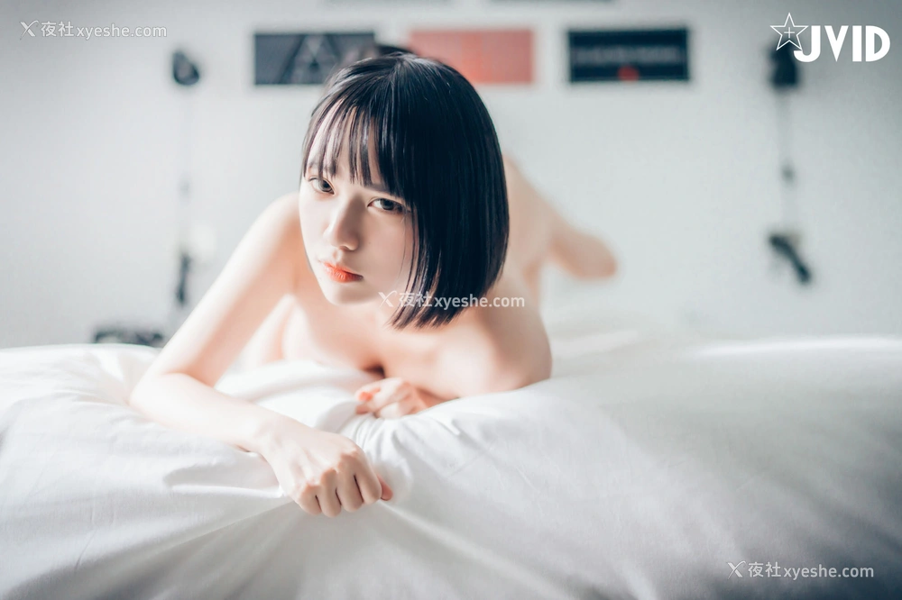 1P - 婕咪&斋斋《湿润百合 谁先高潮谁就输了》