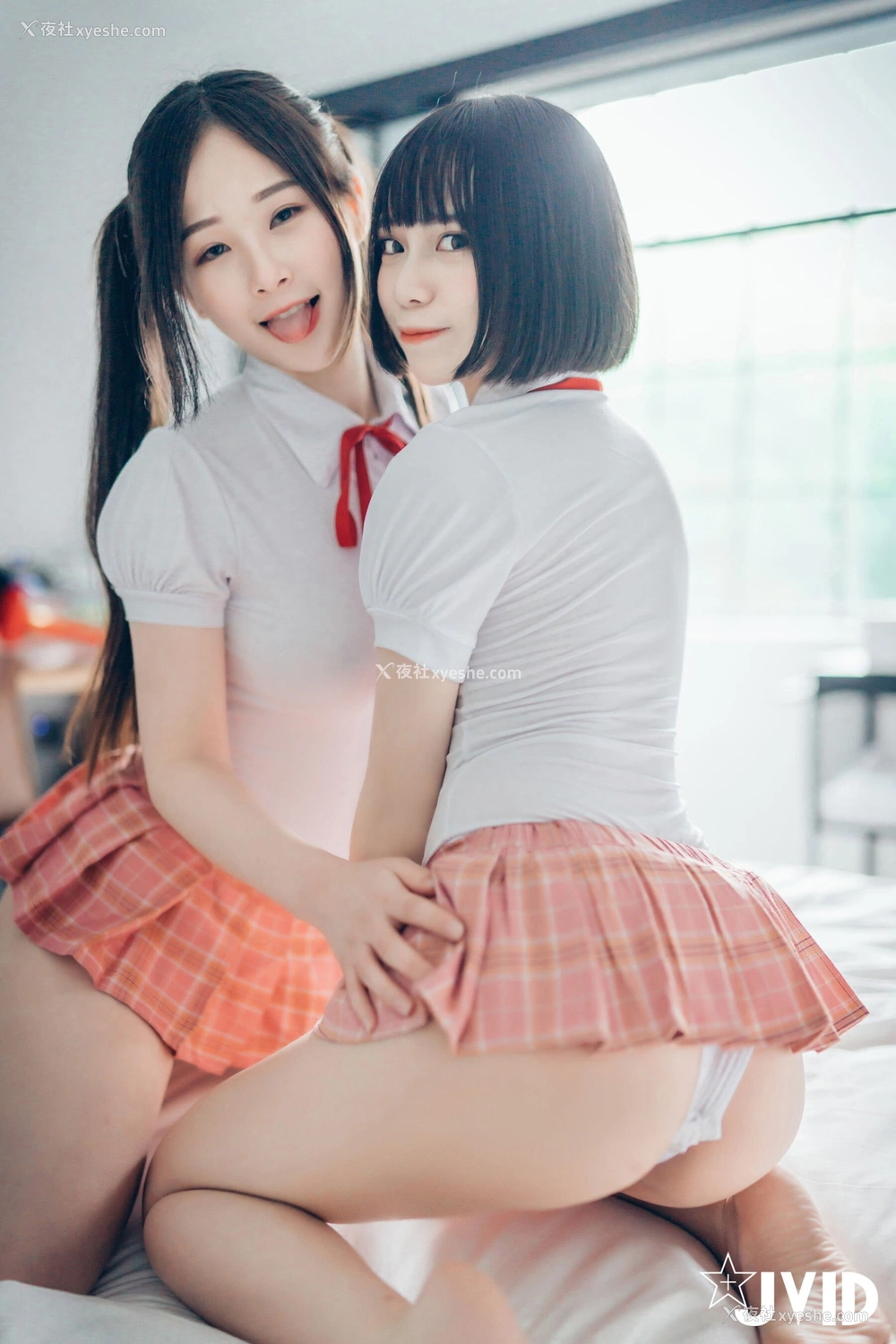 1P - 婕咪&斋斋《湿润百合 谁先高潮谁就输了》