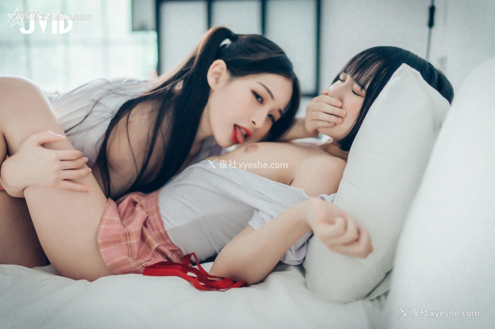 1P - 婕咪&斋斋《湿润百合 谁先高潮谁就输了》