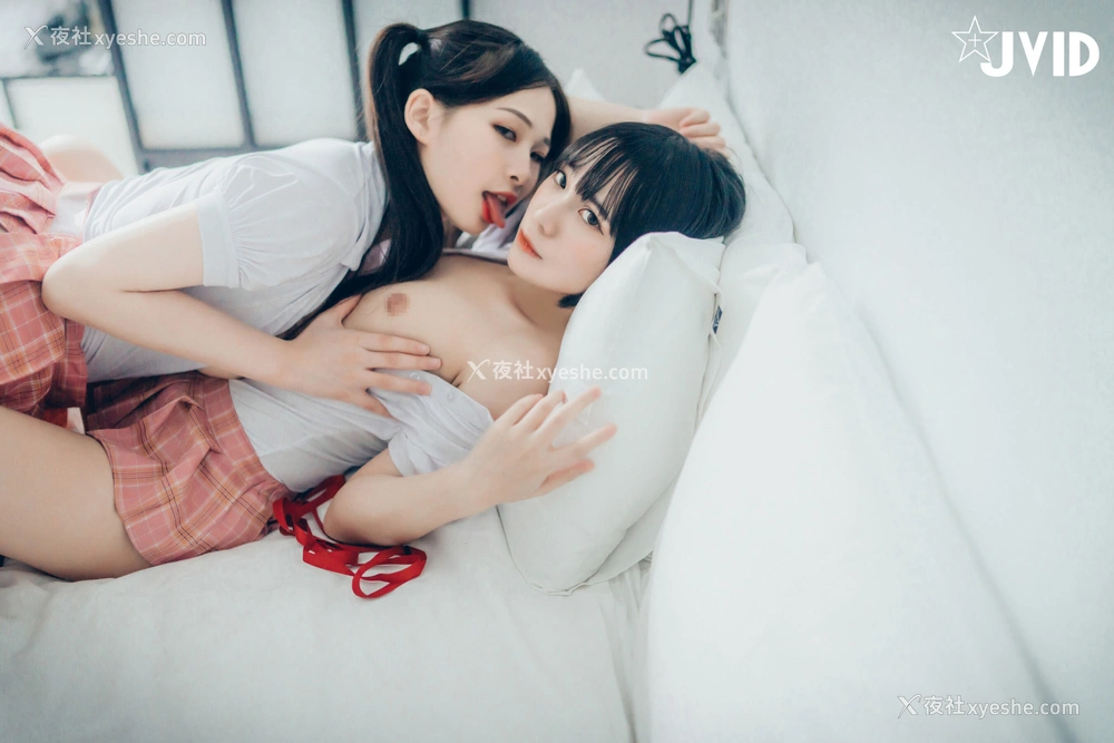1P - 婕咪&斋斋《湿润百合 谁先高潮谁就输了》