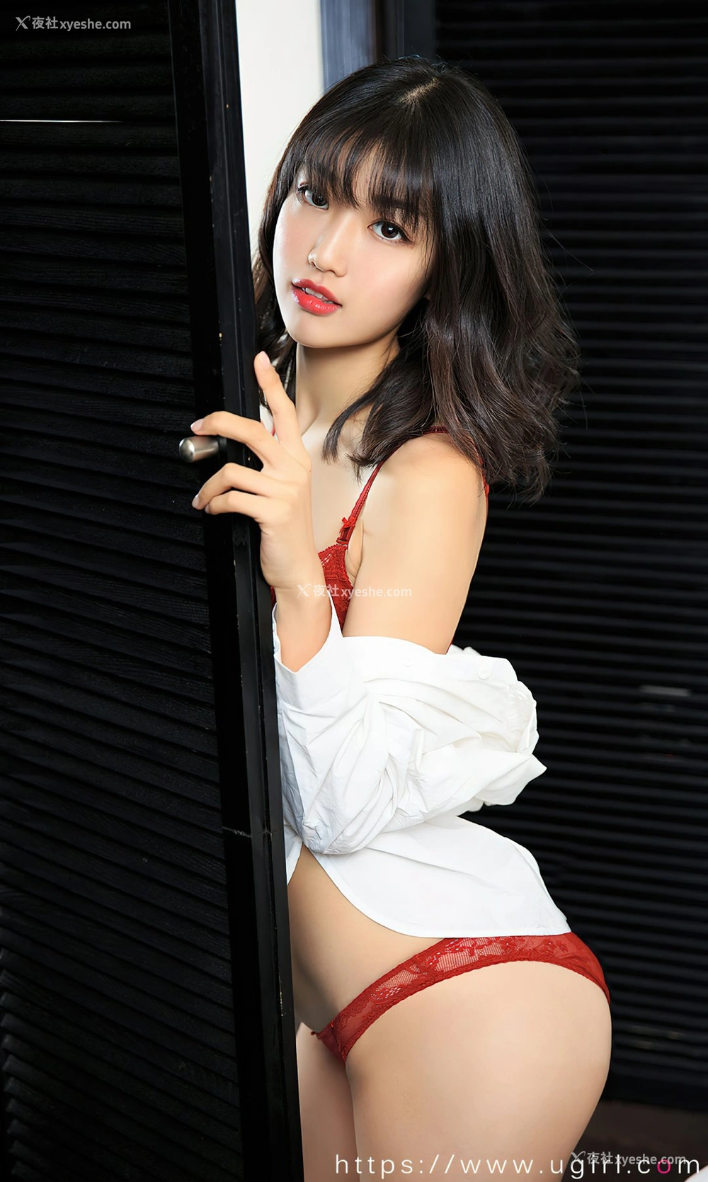 1P - [Ugirls尤果网]爱尤物专辑 No.2363 小文 青春记忆