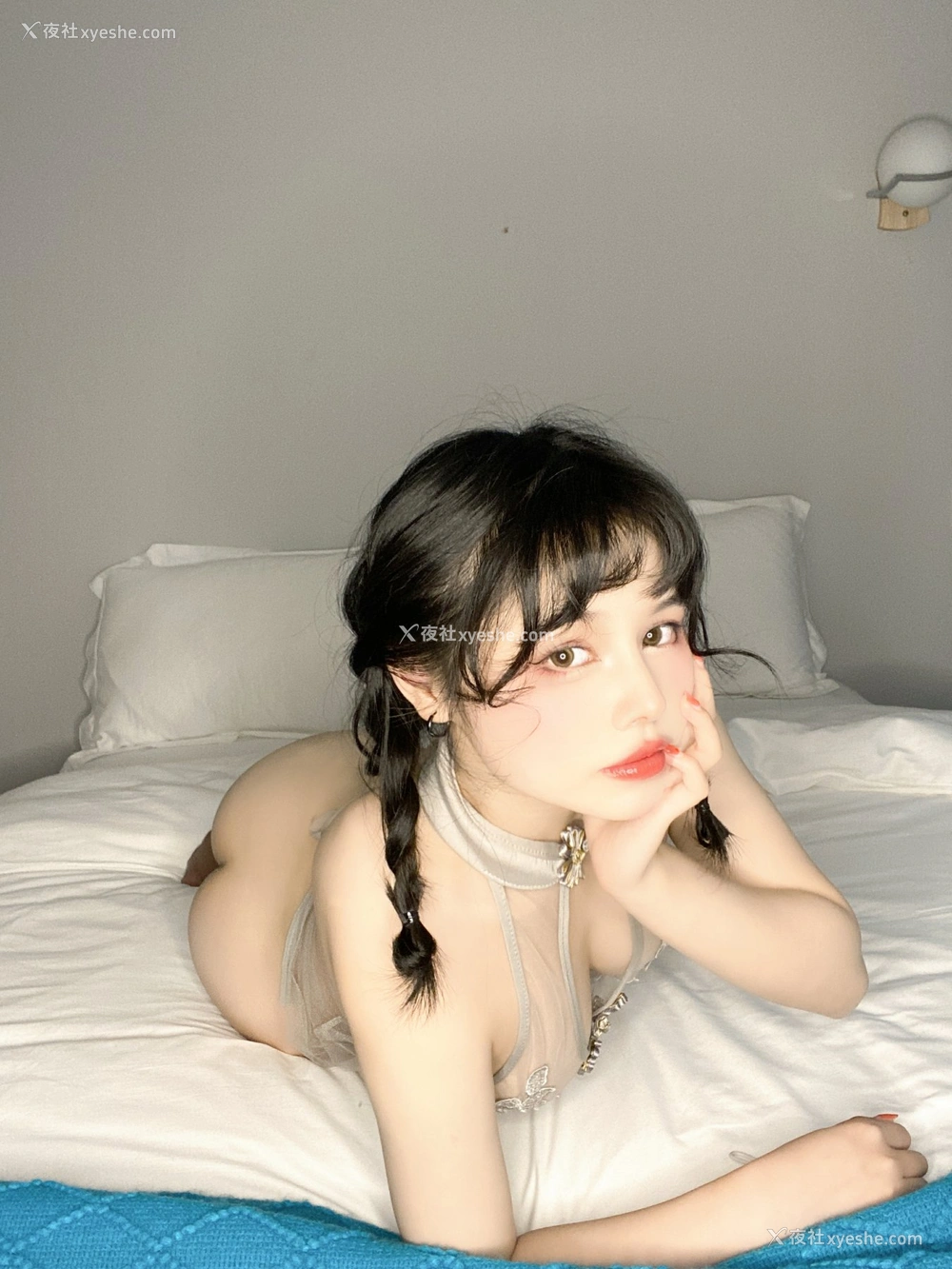 1P - 七月喵子 – 透明 灰撕袜