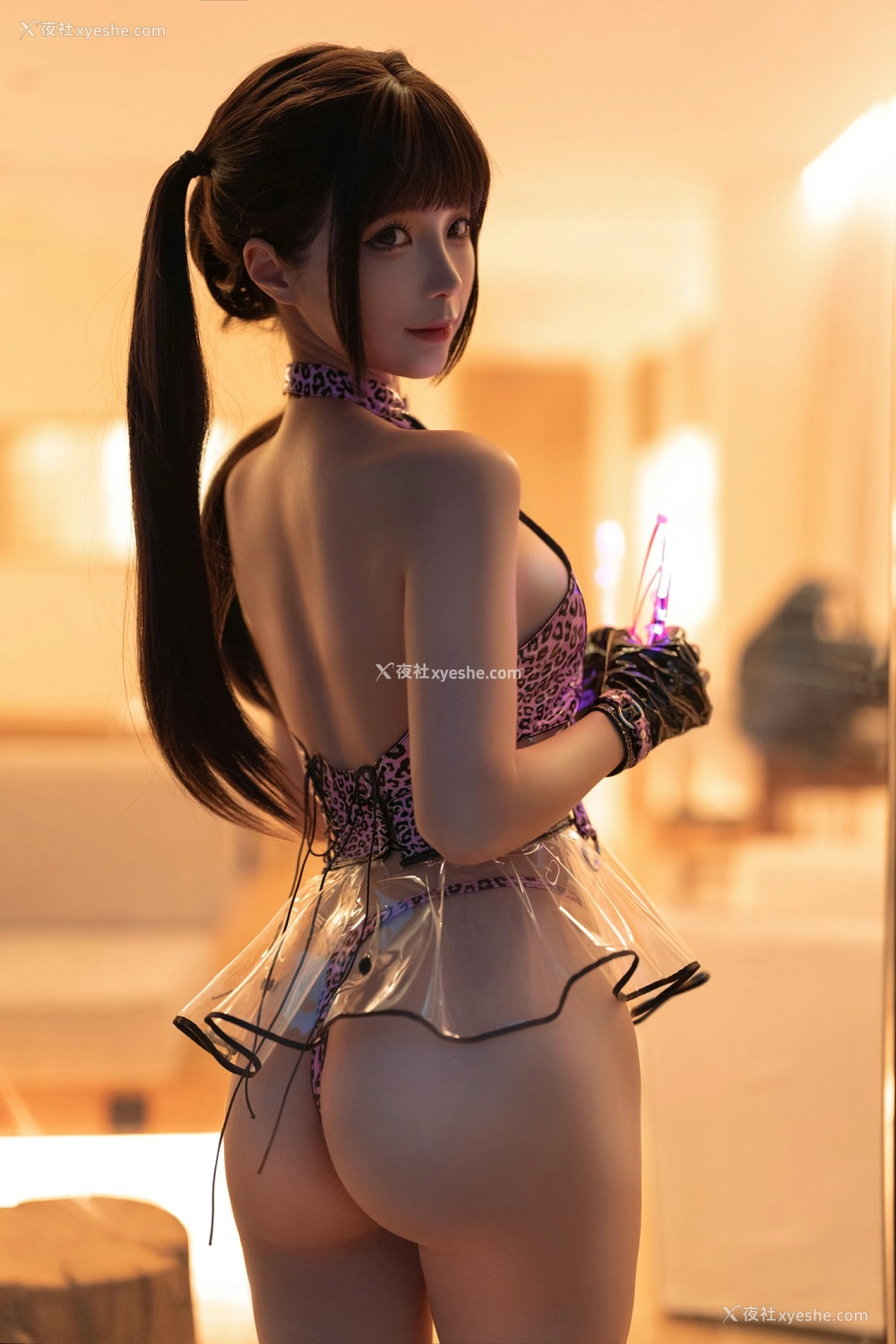 蠢沫沫 – 透明泳裙
