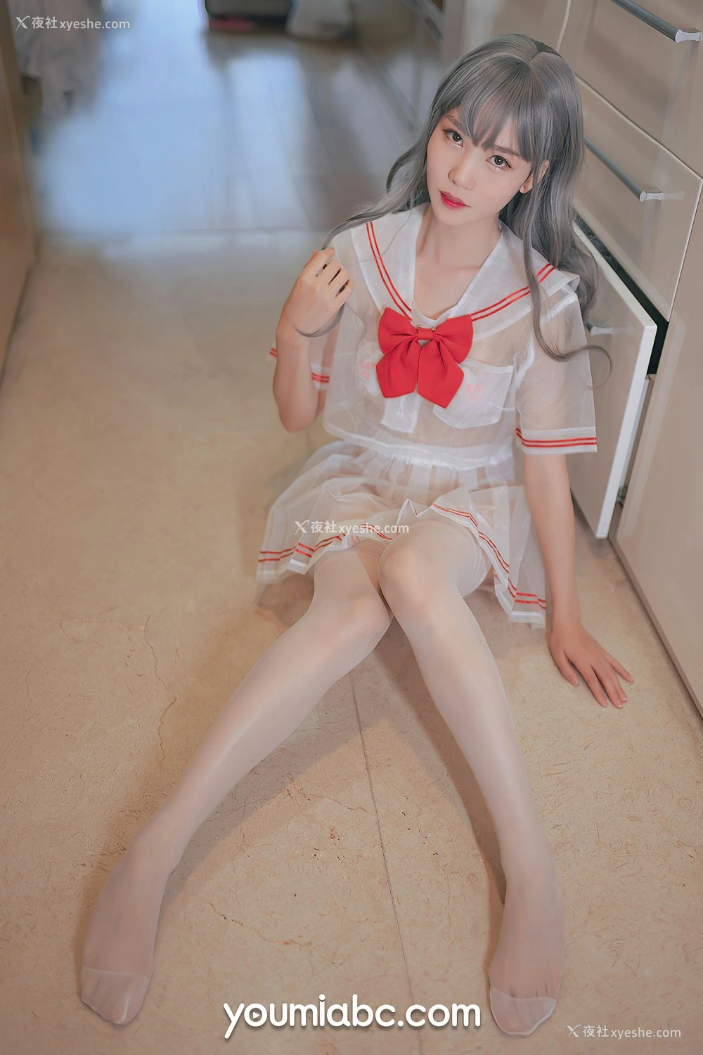1P - [尤蜜YouMi] 抖娘利世 你的草莓妹妹