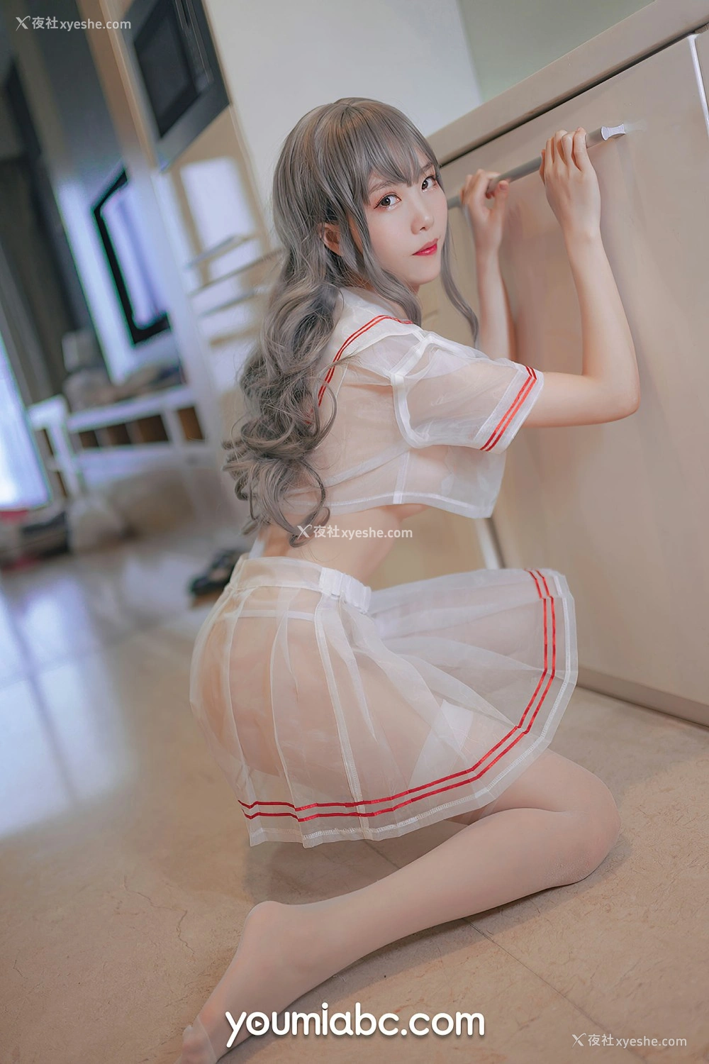 1P - [尤蜜YouMi] 抖娘利世 你的草莓妹妹