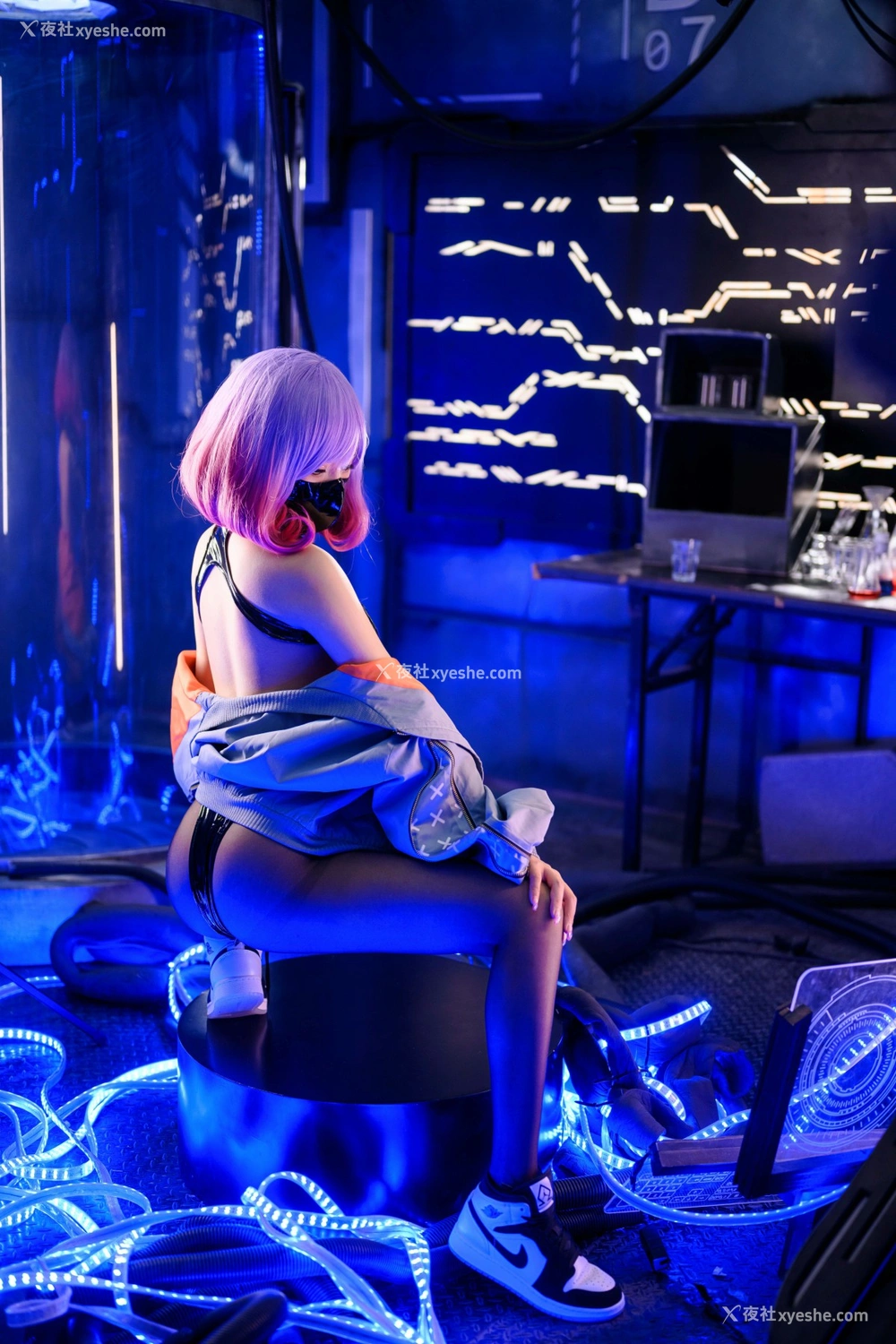 1P - 抱走莫子aa – LUNA