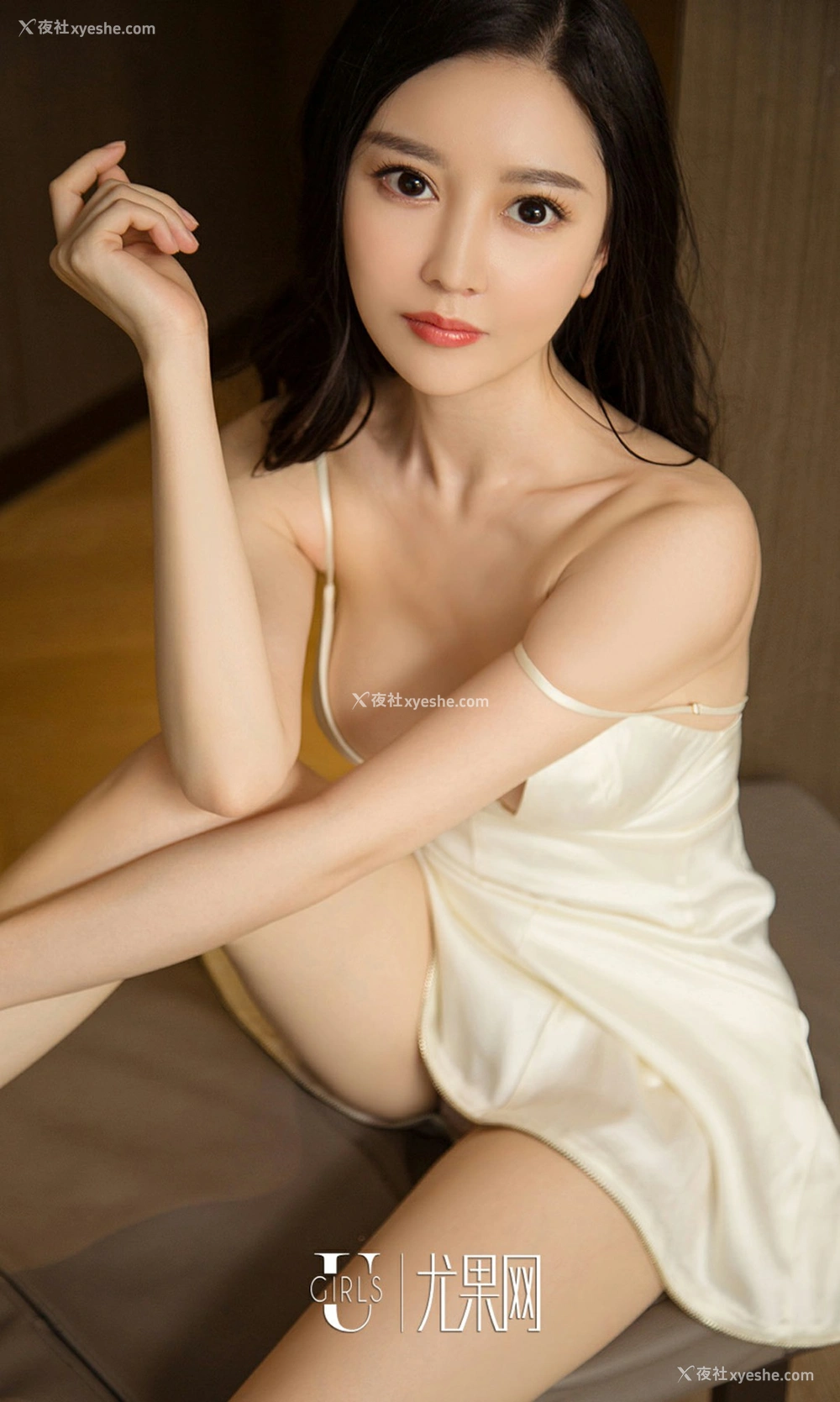 1P - [Ugirls尤果网]爱尤物专辑 No.1044 慕羽茜 新生爱慕