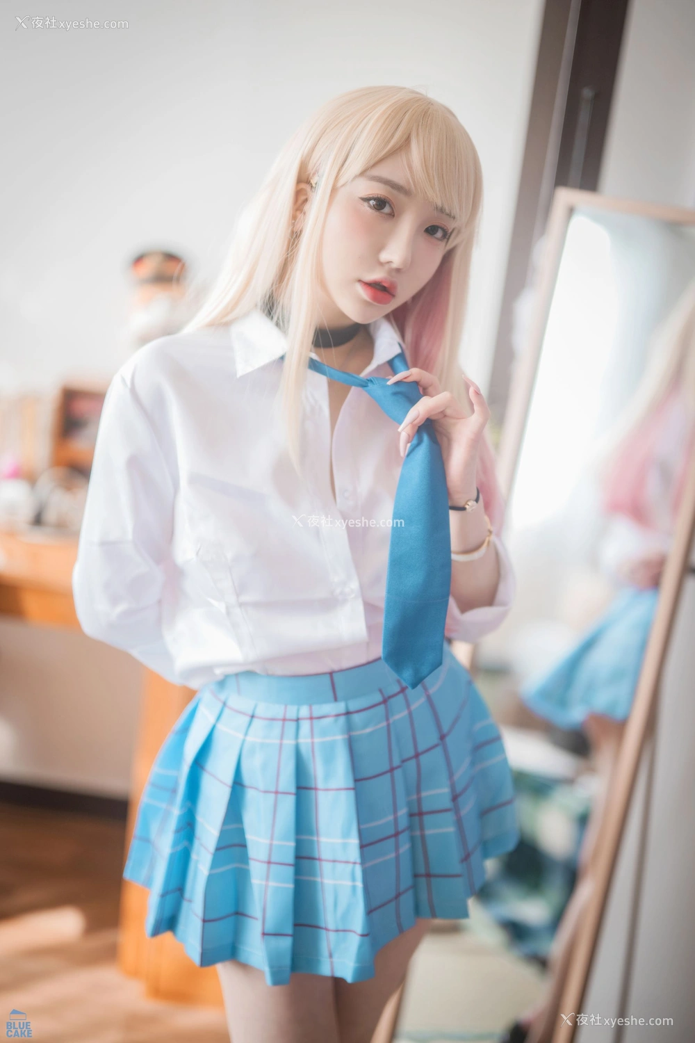 1P - [BLUECAKE] YeEun – Marin Kitagawa WHITE ver