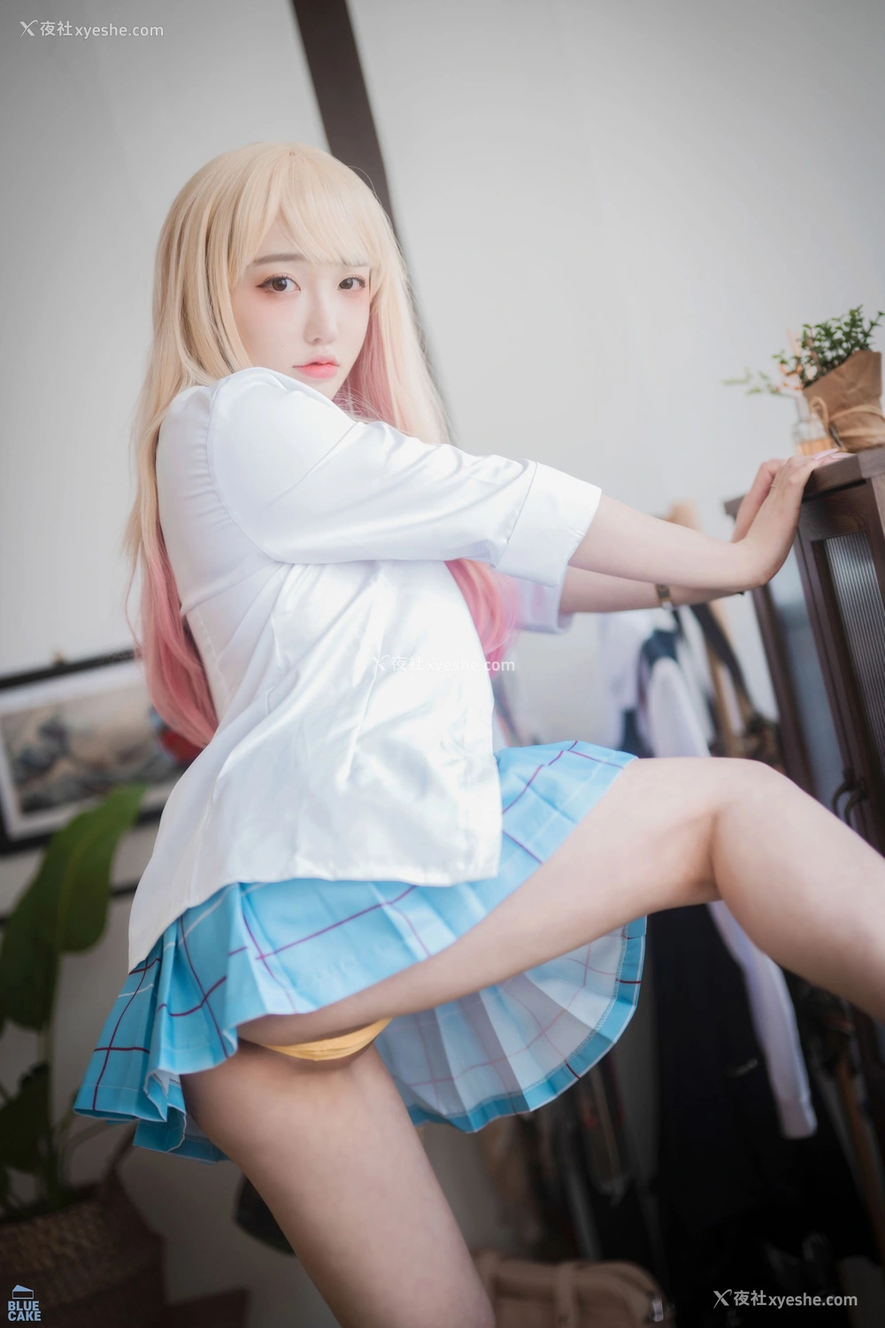 1P - [BLUECAKE] YeEun – Marin Kitagawa WHITE ver
