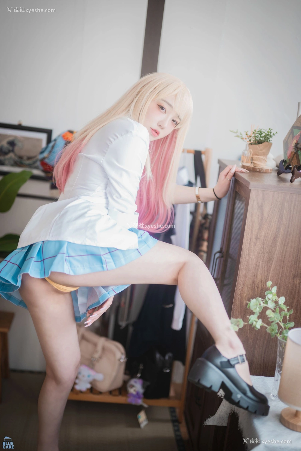 1P - [BLUECAKE] YeEun – Marin Kitagawa WHITE ver