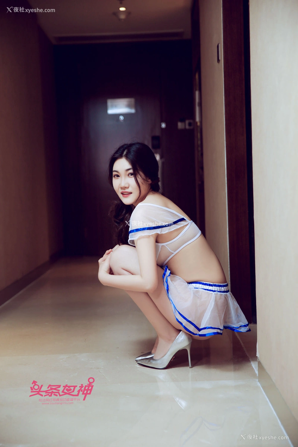 1P - [TouTiao头条女神] 婉君 迷情小女生