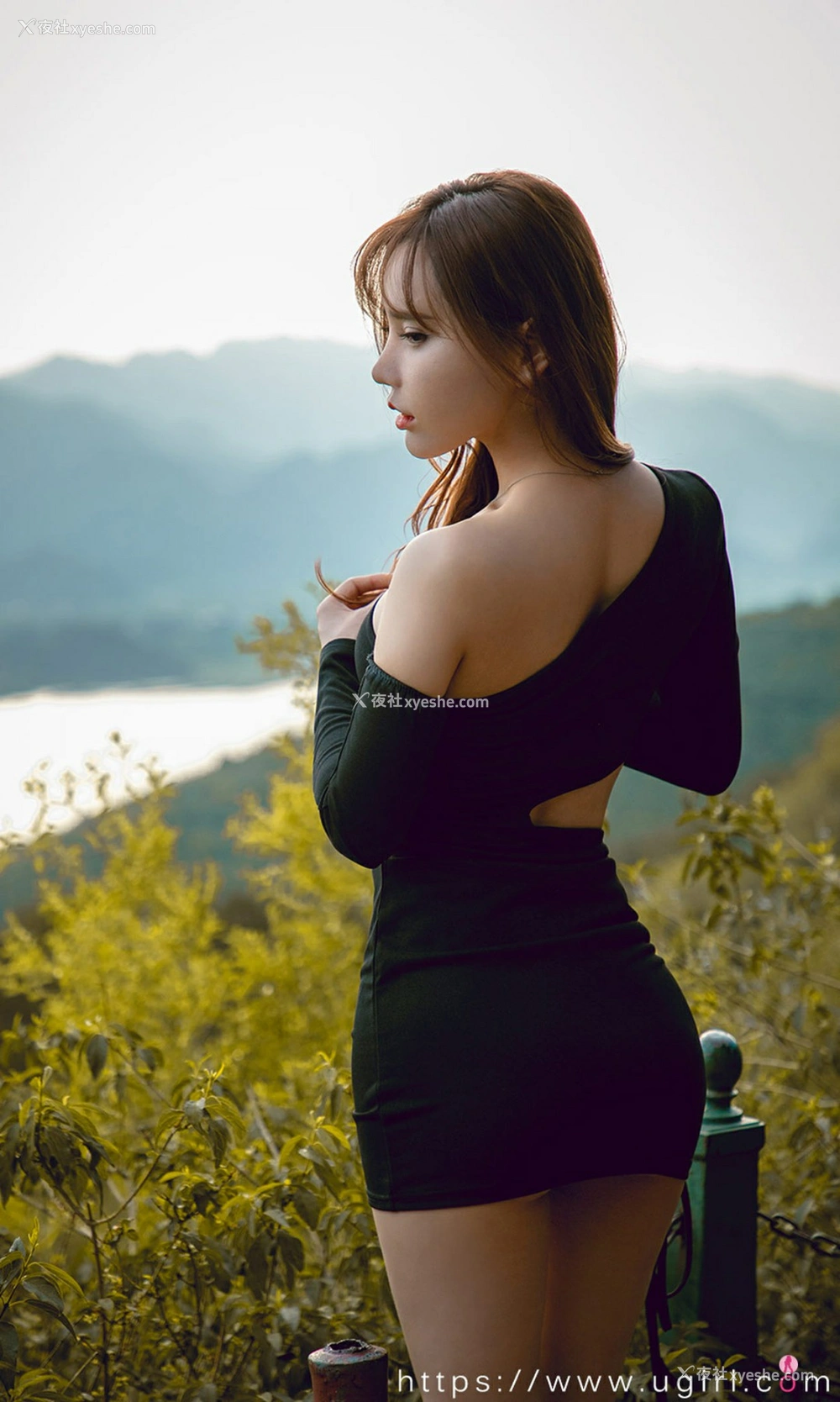 1P - [Ugirls尤果网]爱尤物专辑 No.2011 艾小青 超速恋爱