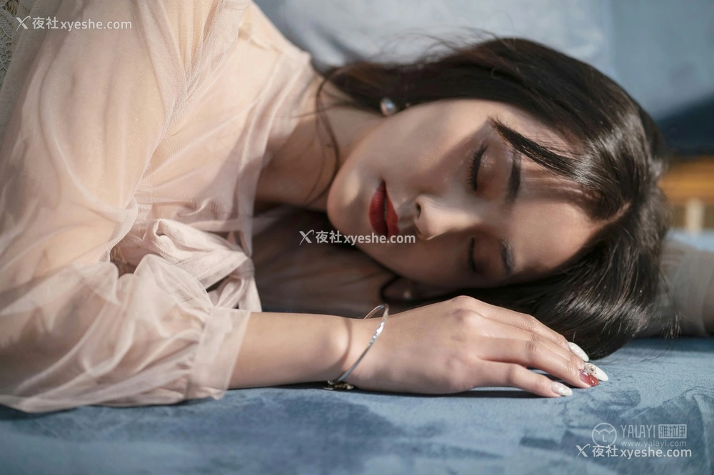1P - [YALAYI雅拉伊] Y227 项兴咏《蓝月》