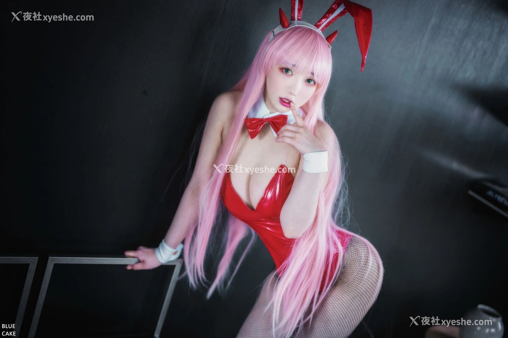 1P - [BLUECAKE] YeEun – IN THE SEXXY 002