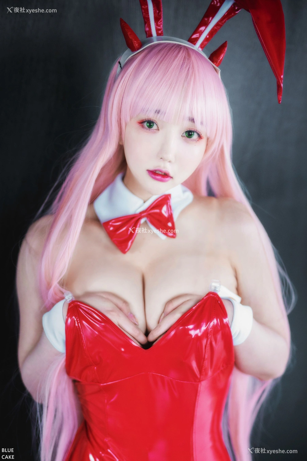 1P - [BLUECAKE] YeEun – IN THE SEXXY 002