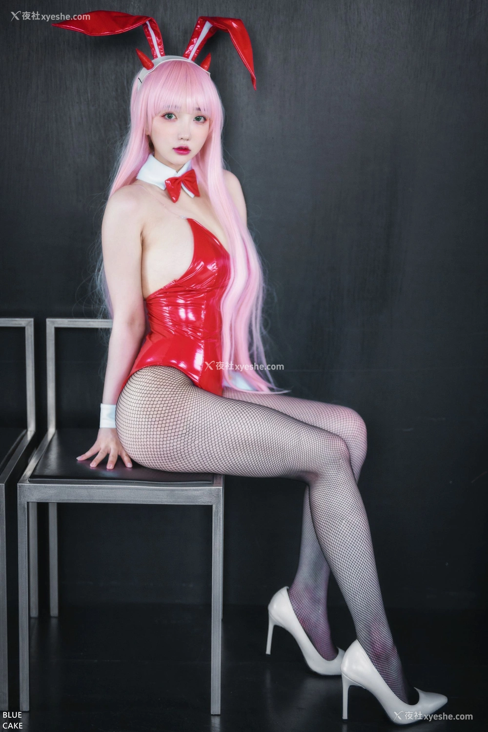 1P - [BLUECAKE] YeEun – IN THE SEXXY 002