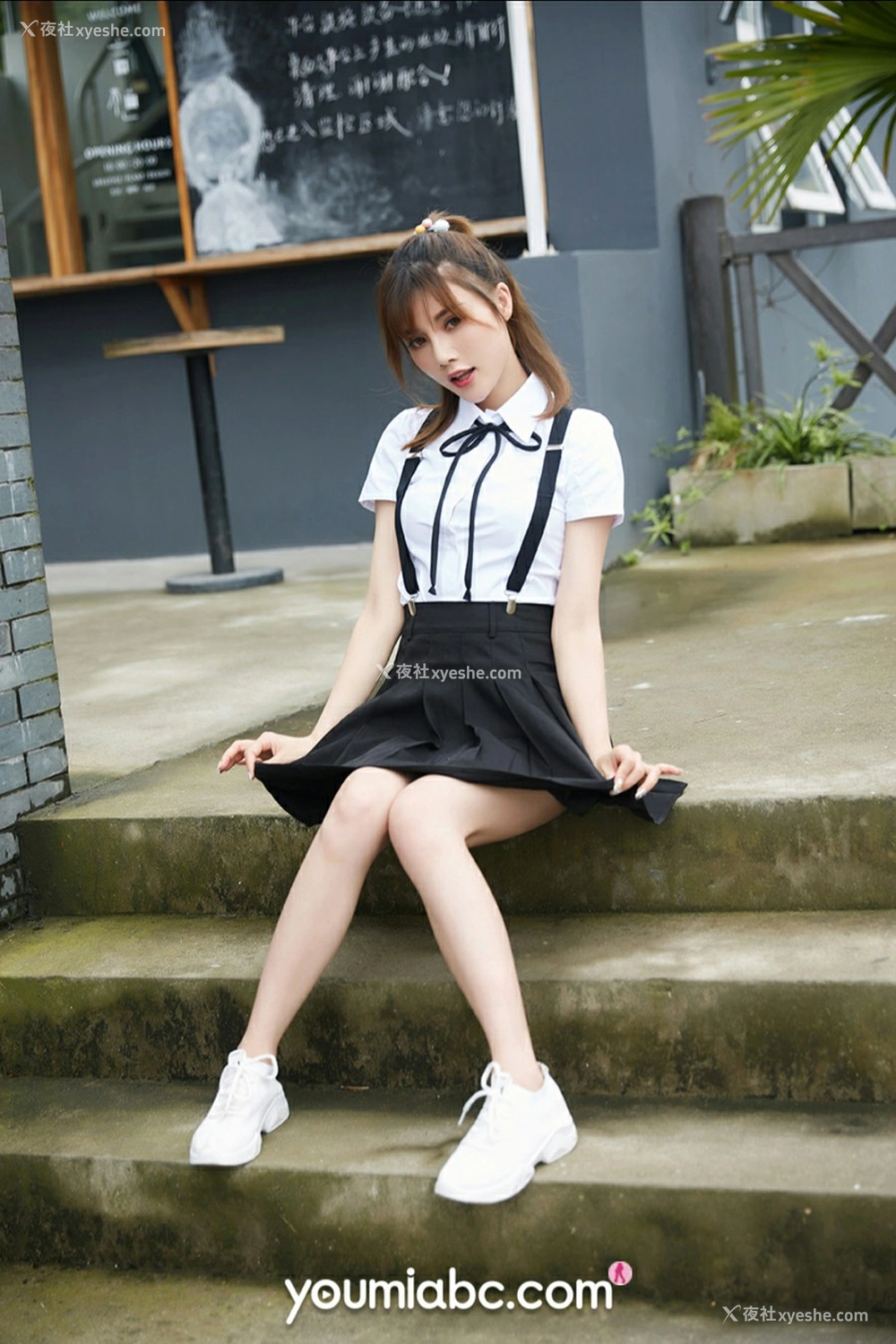 1P - [YouMi尤蜜] 奶茶Emily 火辣女特工