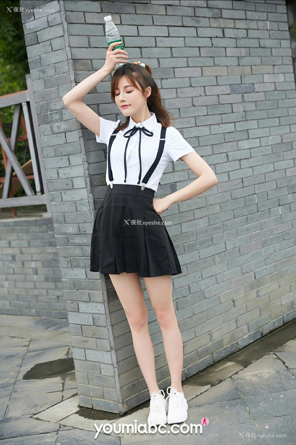 1P - [YouMi尤蜜] 奶茶Emily 火辣女特工