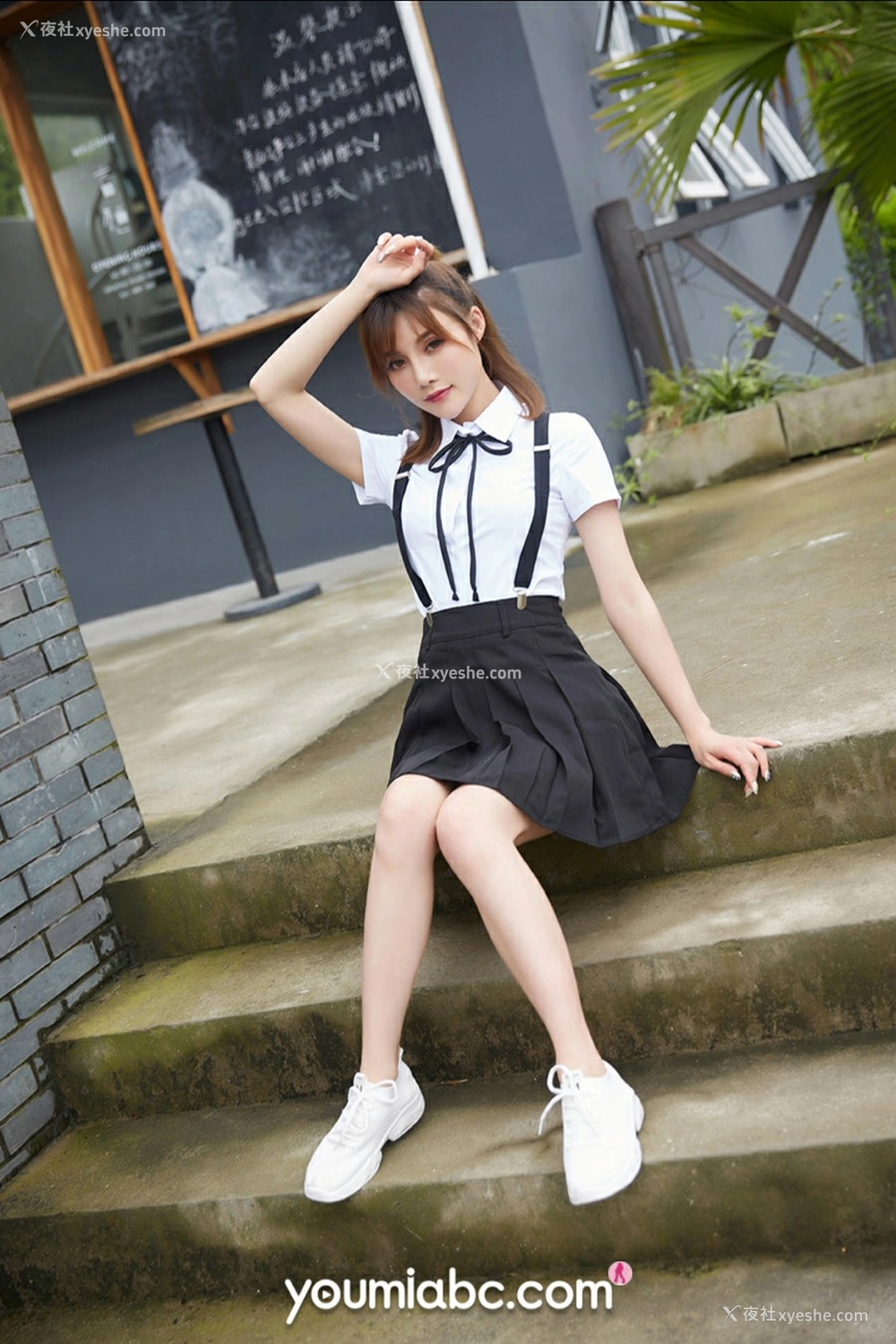 1P - [YouMi尤蜜] 奶茶Emily 火辣女特工