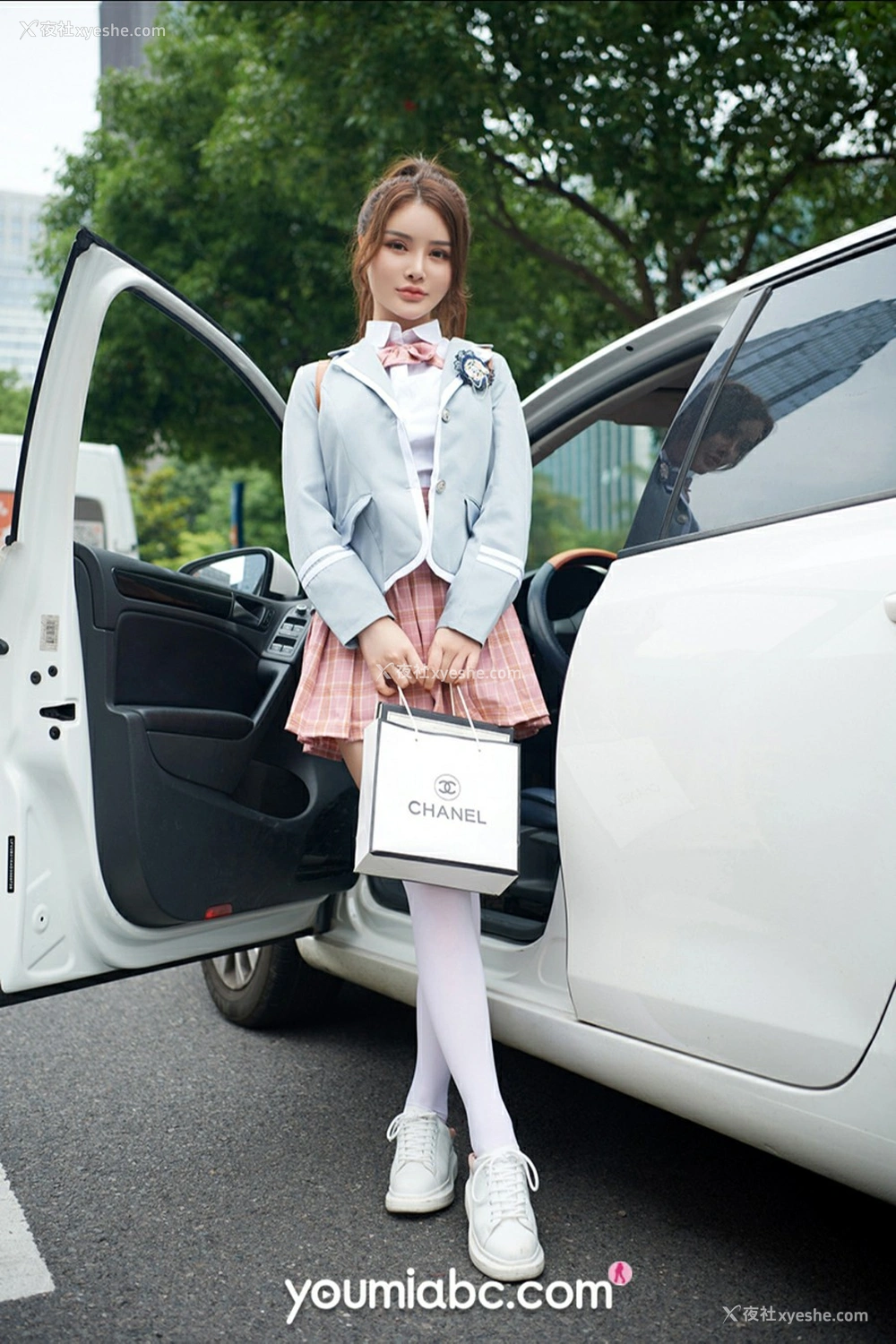 1P - [YouMi尤蜜] 尤蜜合辑 被调教の训练生2：私密约会