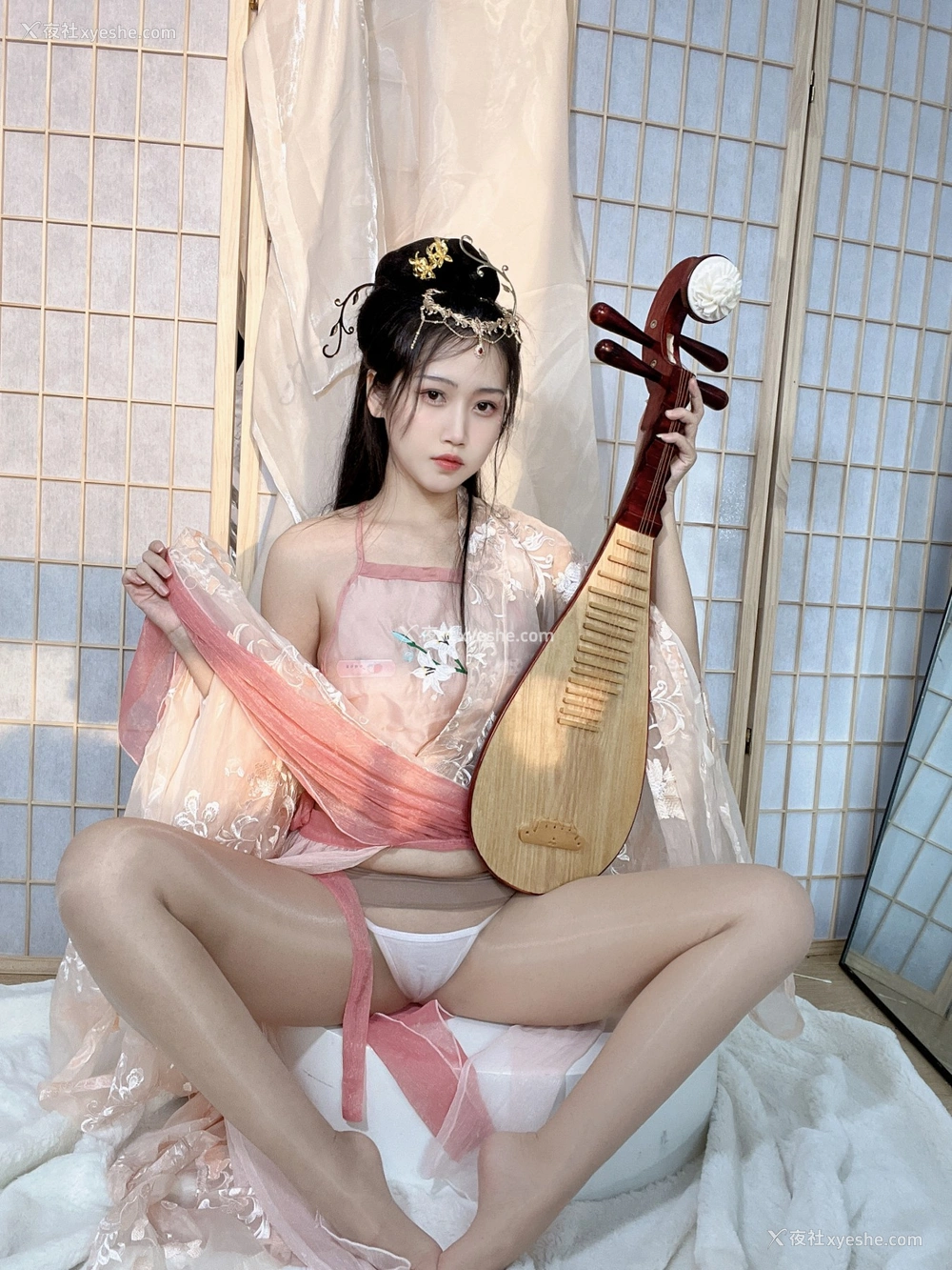 1P - 不呆猫 – 古风温泉人妻