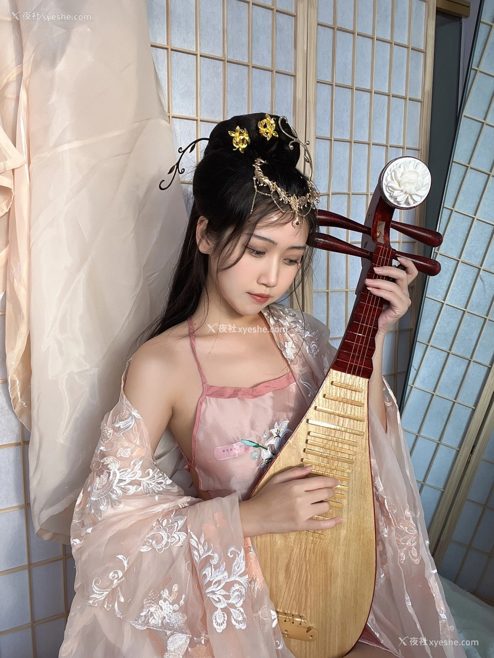1P - 不呆猫 – 古风温泉人妻