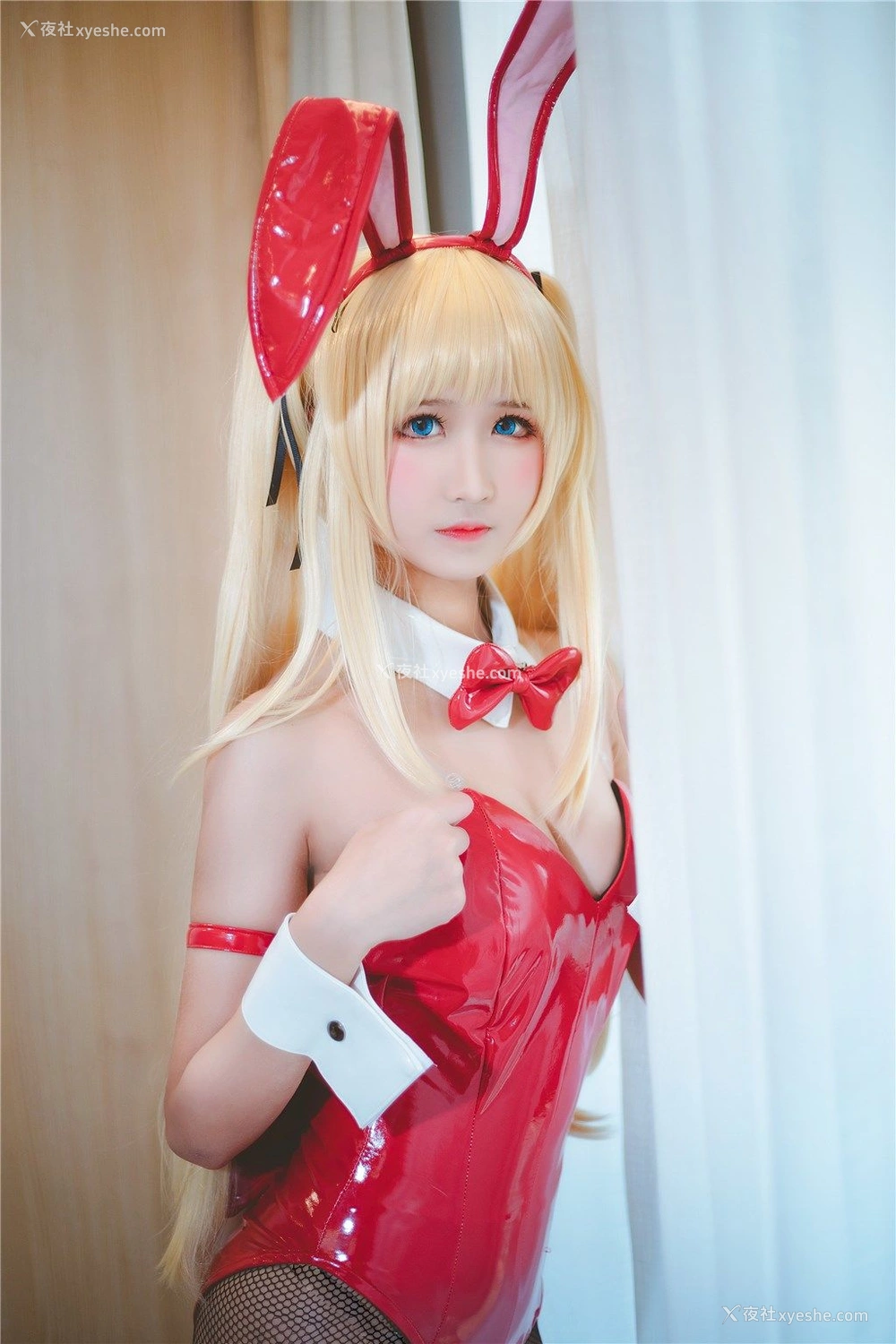 1P - 三度_69 – 黑丝兔女郎