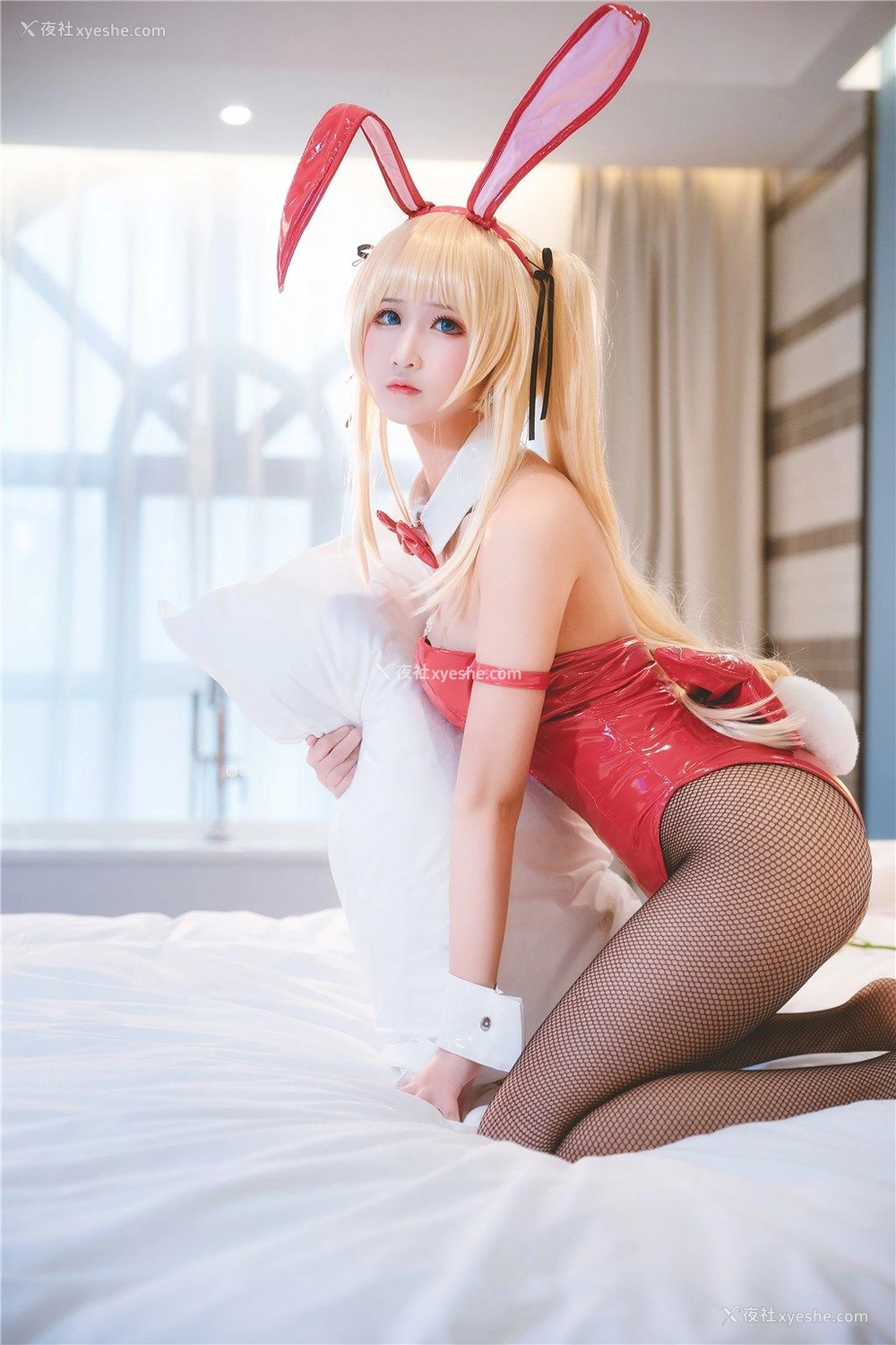1P - 三度_69 – 黑丝兔女郎
