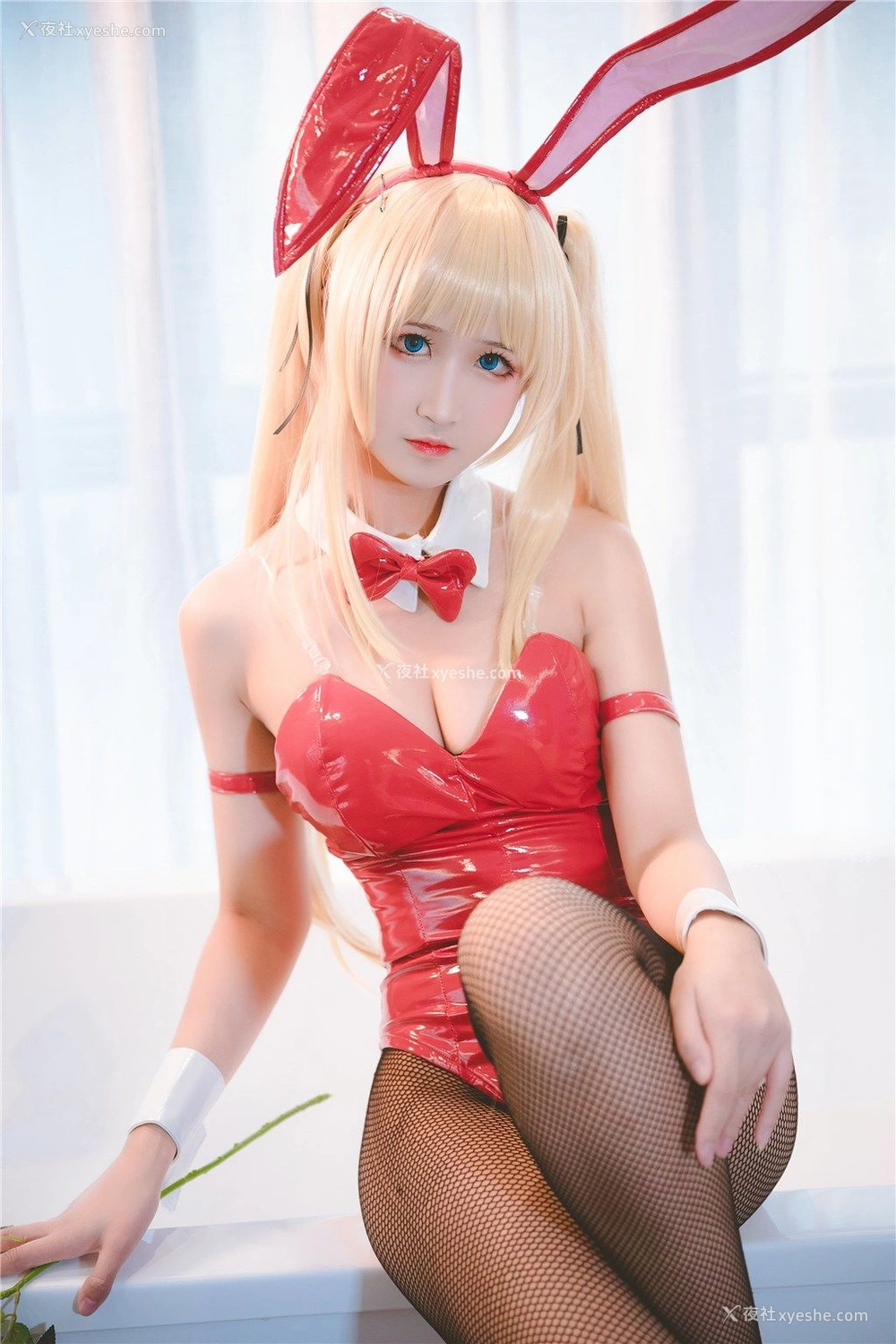 1P - 三度_69 – 黑丝兔女郎