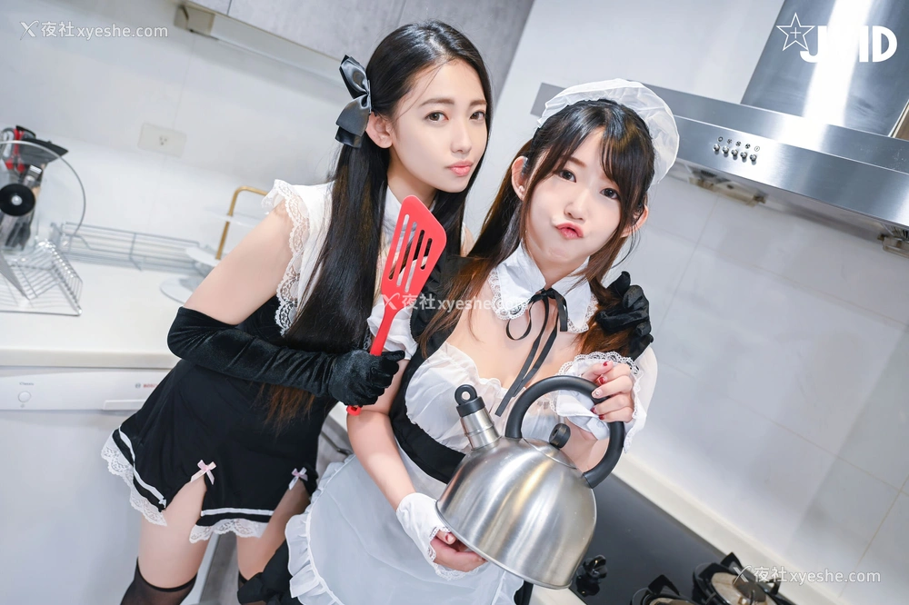 1P - 夏暮光x肉包《豪宅双女仆餐桌激烈碰撞》