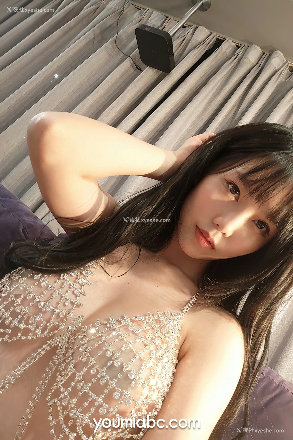 1P - [尤蜜YouMiabc] 抖娘利世 闪光少女