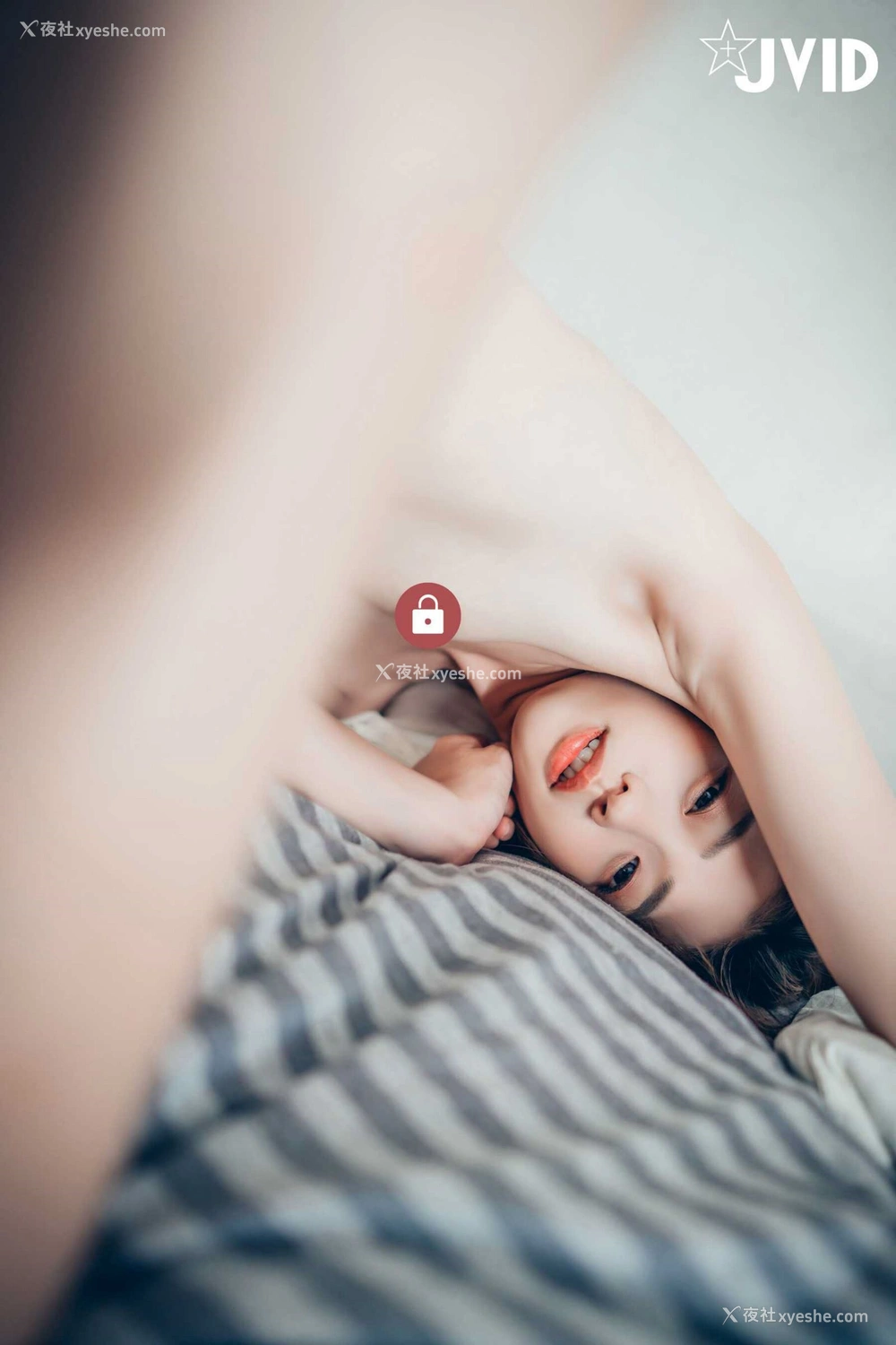 1P - 妍妍《抓到妹妹的把柄》