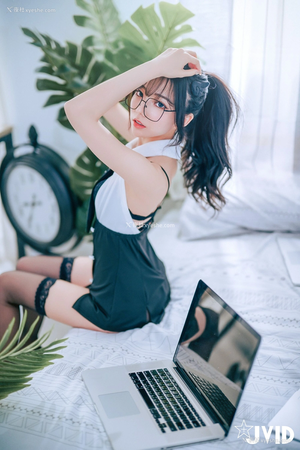 1P - 啾啾《淫欲小秘书 》