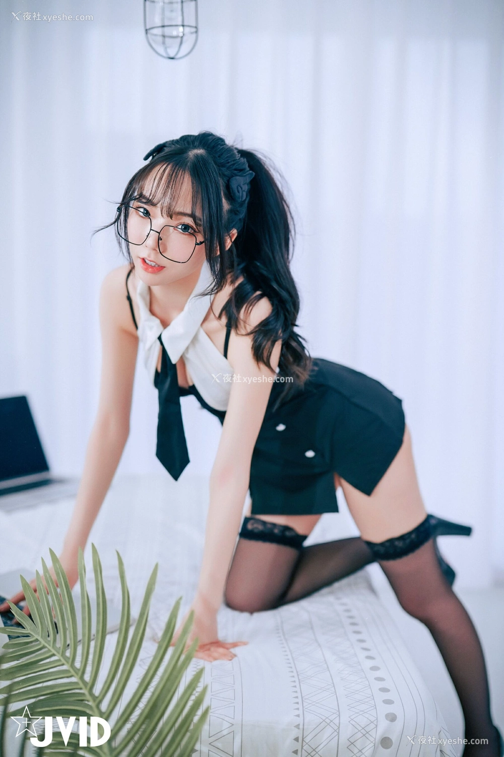 1P - 啾啾《淫欲小秘书 》
