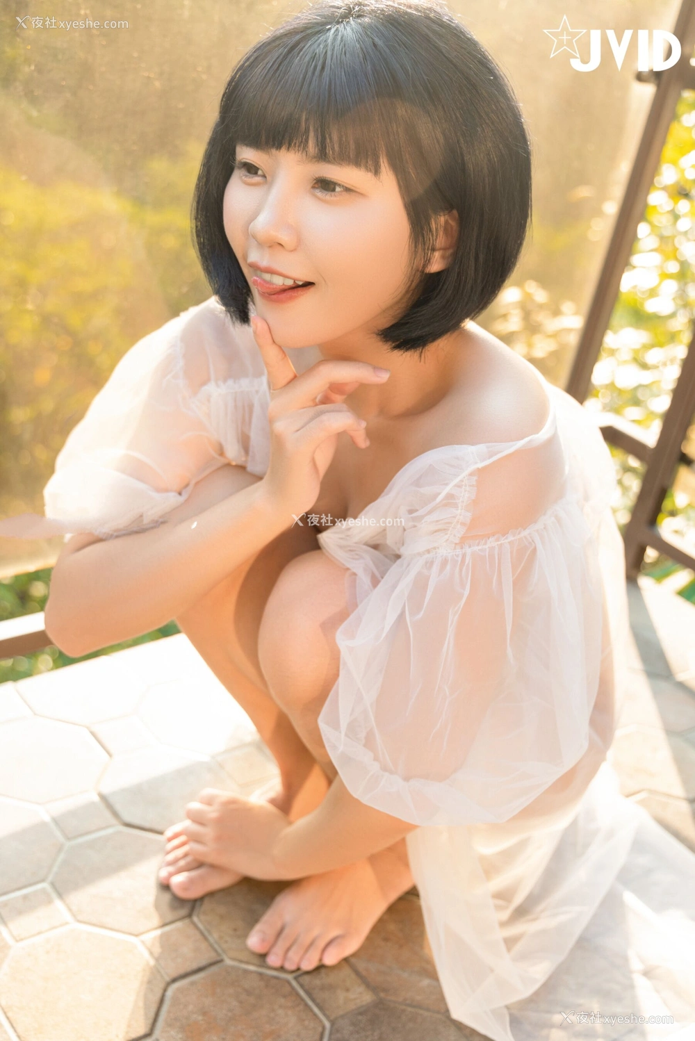 1P - 果宝宝《每天都在阳台脱光光》