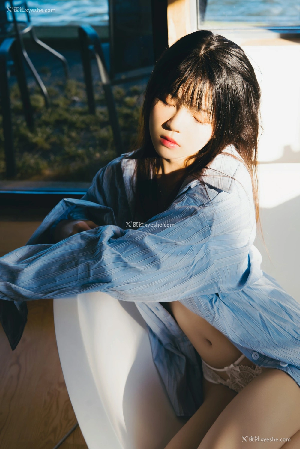 1P - 桜桃喵 – 蓝衬衫
