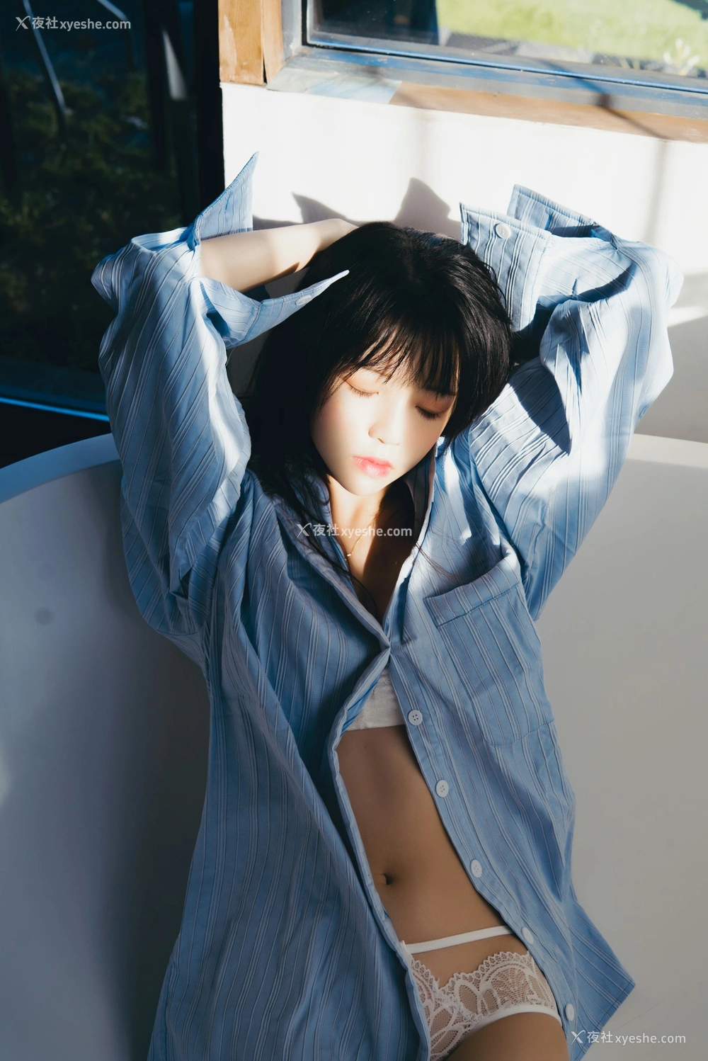 1P - 桜桃喵 – 蓝衬衫